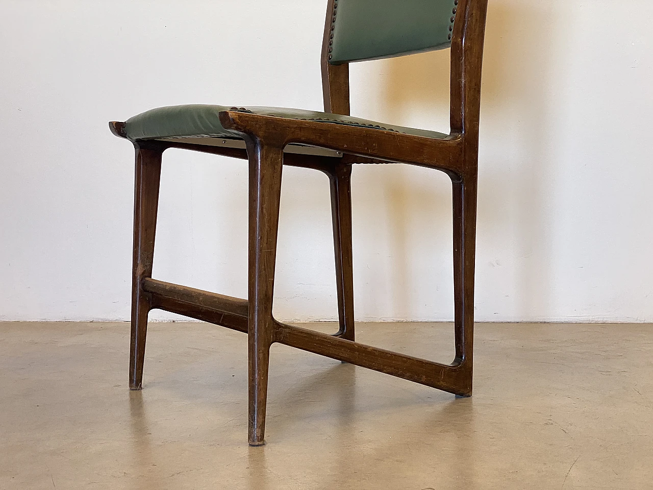 6 Beech chairs in the style of Gio Ponti, 1950s 12