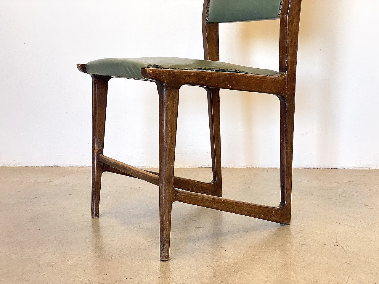 6 Beech chairs in the style of Gio Ponti, 1950s 13