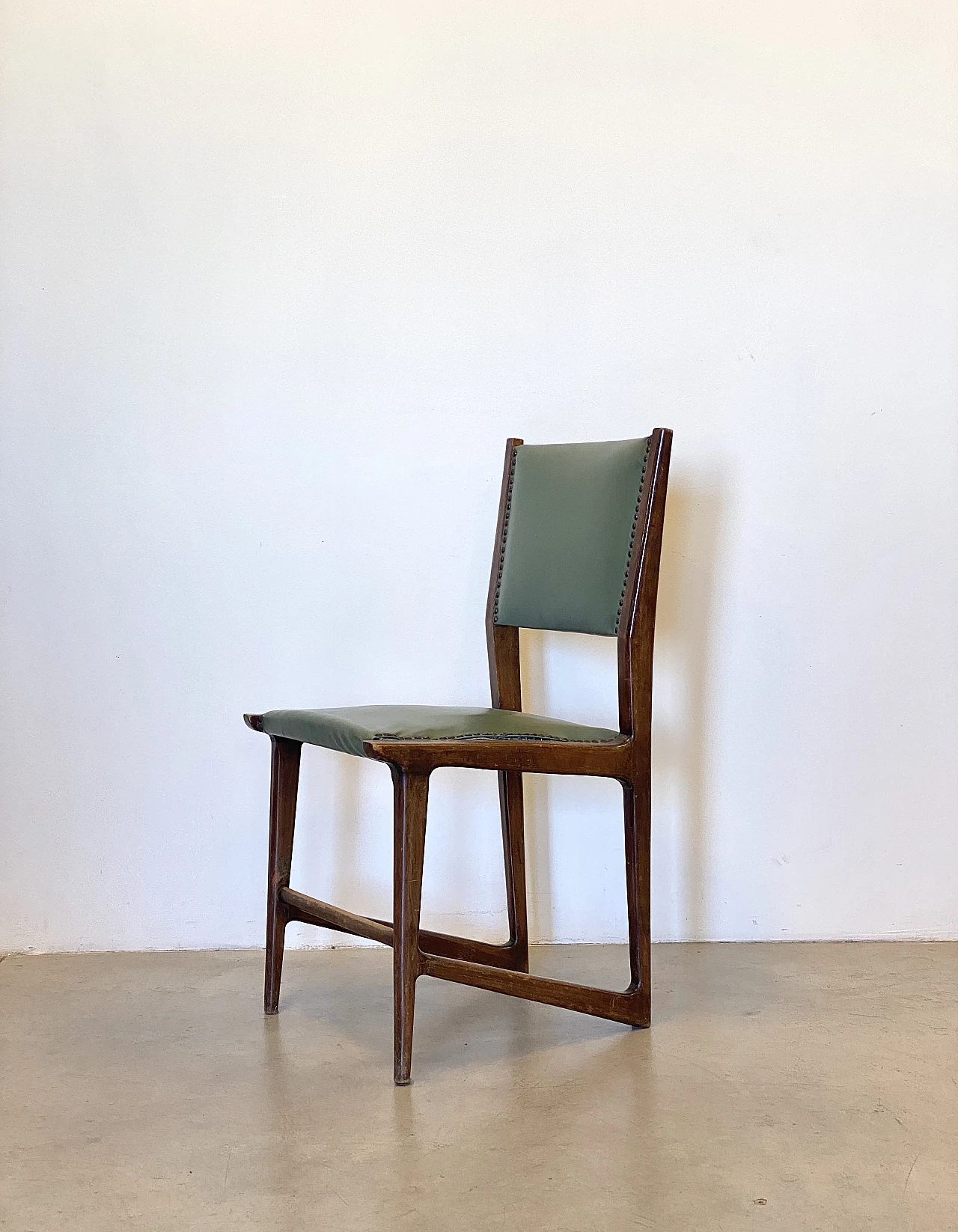 6 Beech chairs in the style of Gio Ponti, 1950s 15