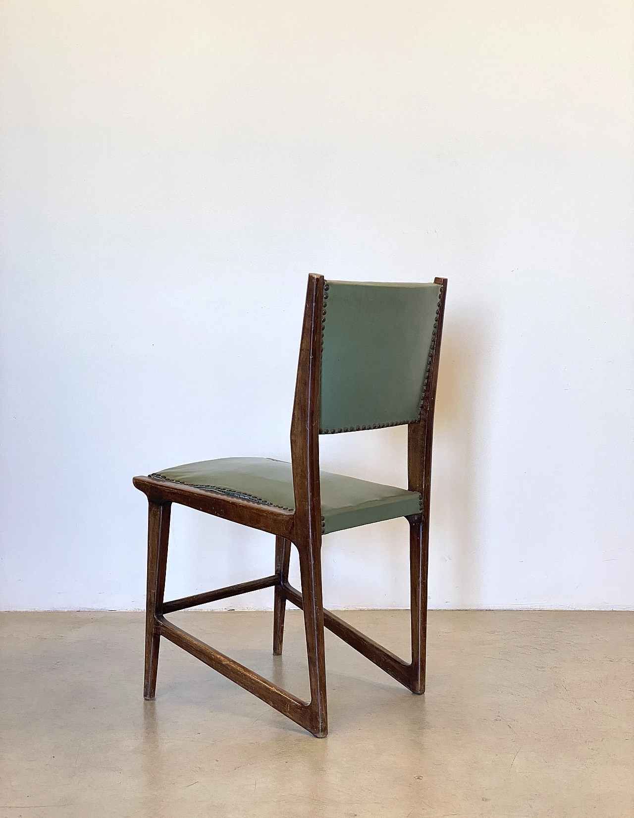 6 Beech chairs in the style of Gio Ponti, 1950s 17