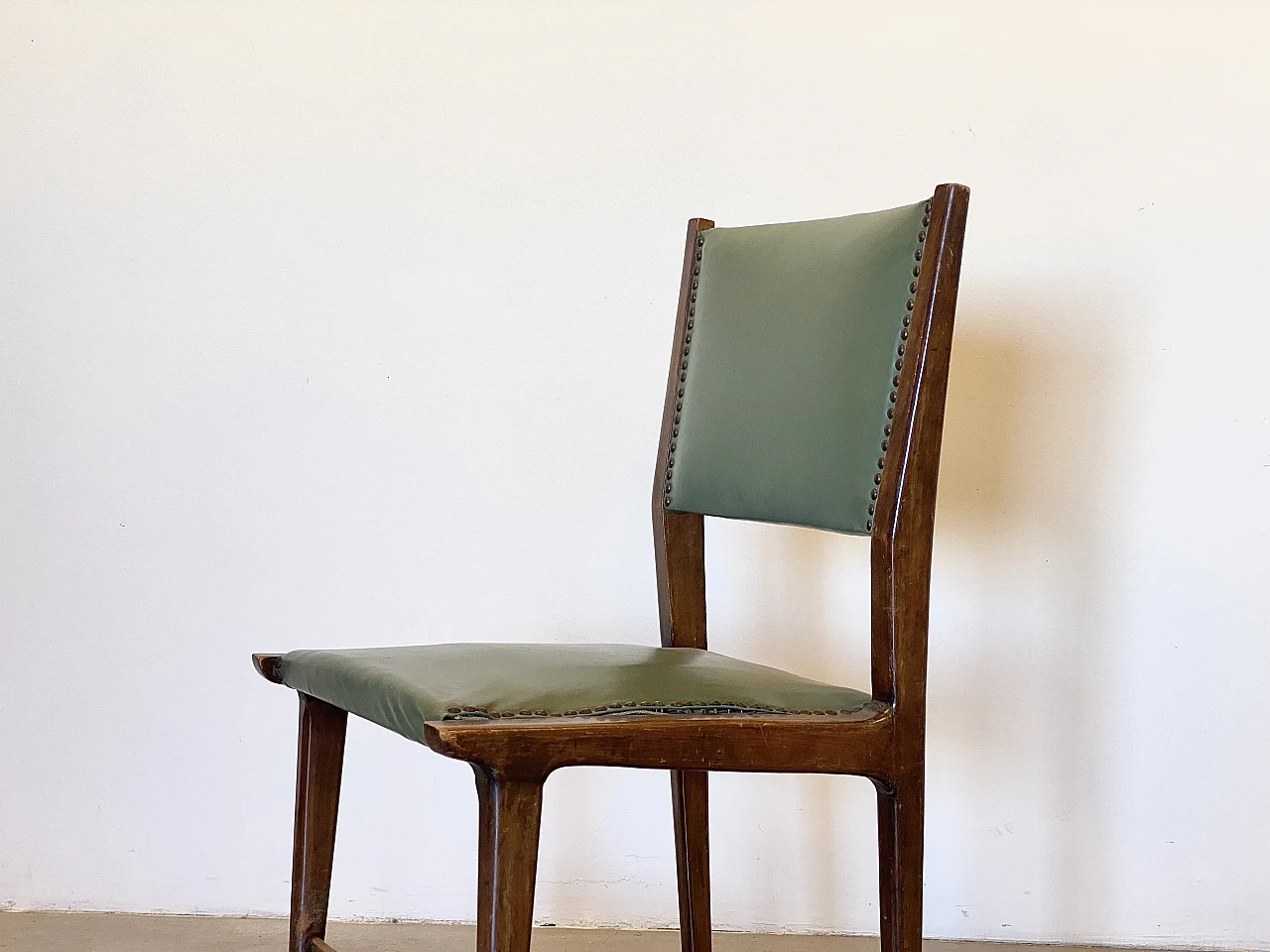 6 Beech chairs in the style of Gio Ponti, 1950s 21