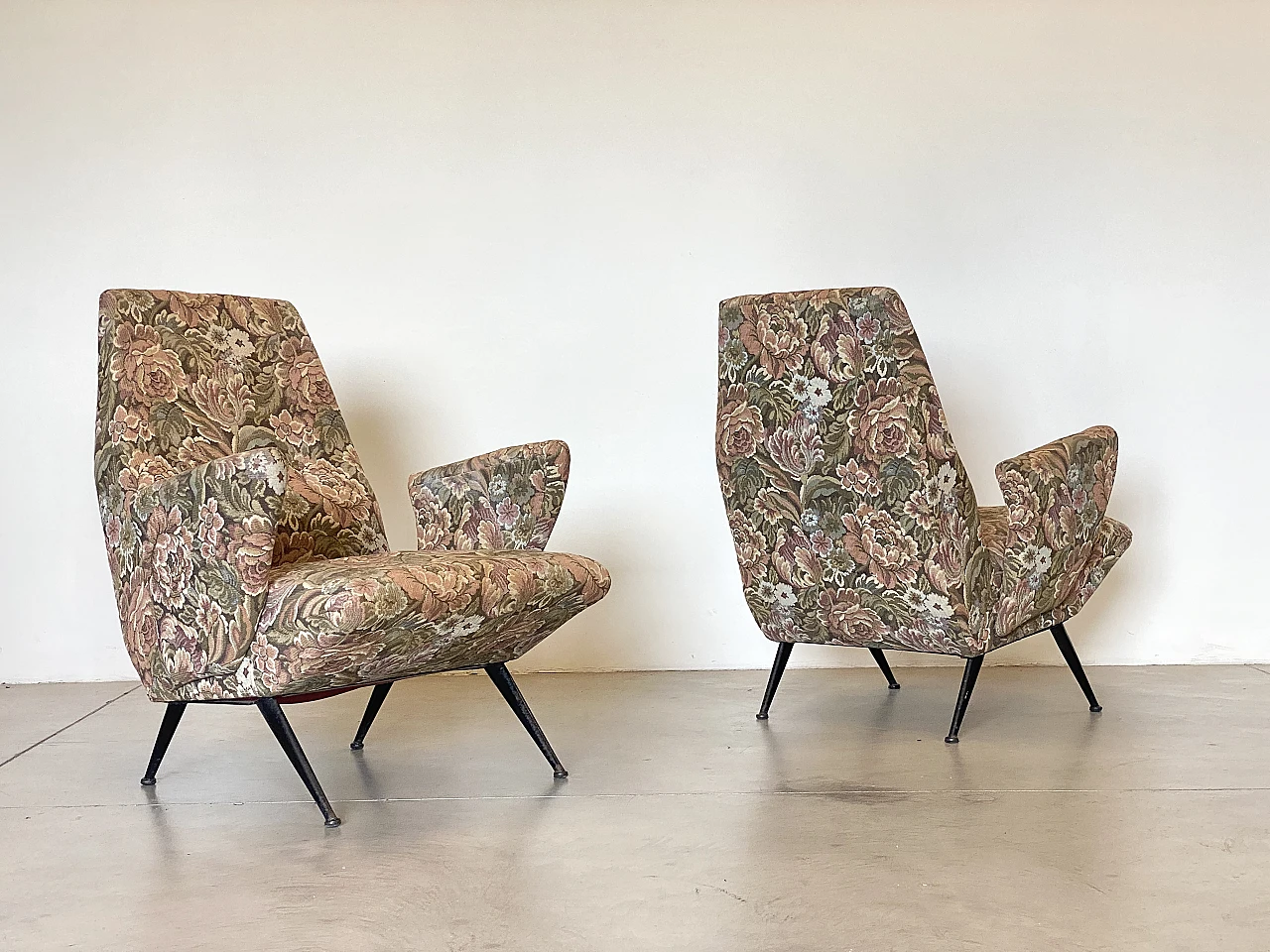 Pair of armchairs and sofa by Nino Zoncada, 1950s 12