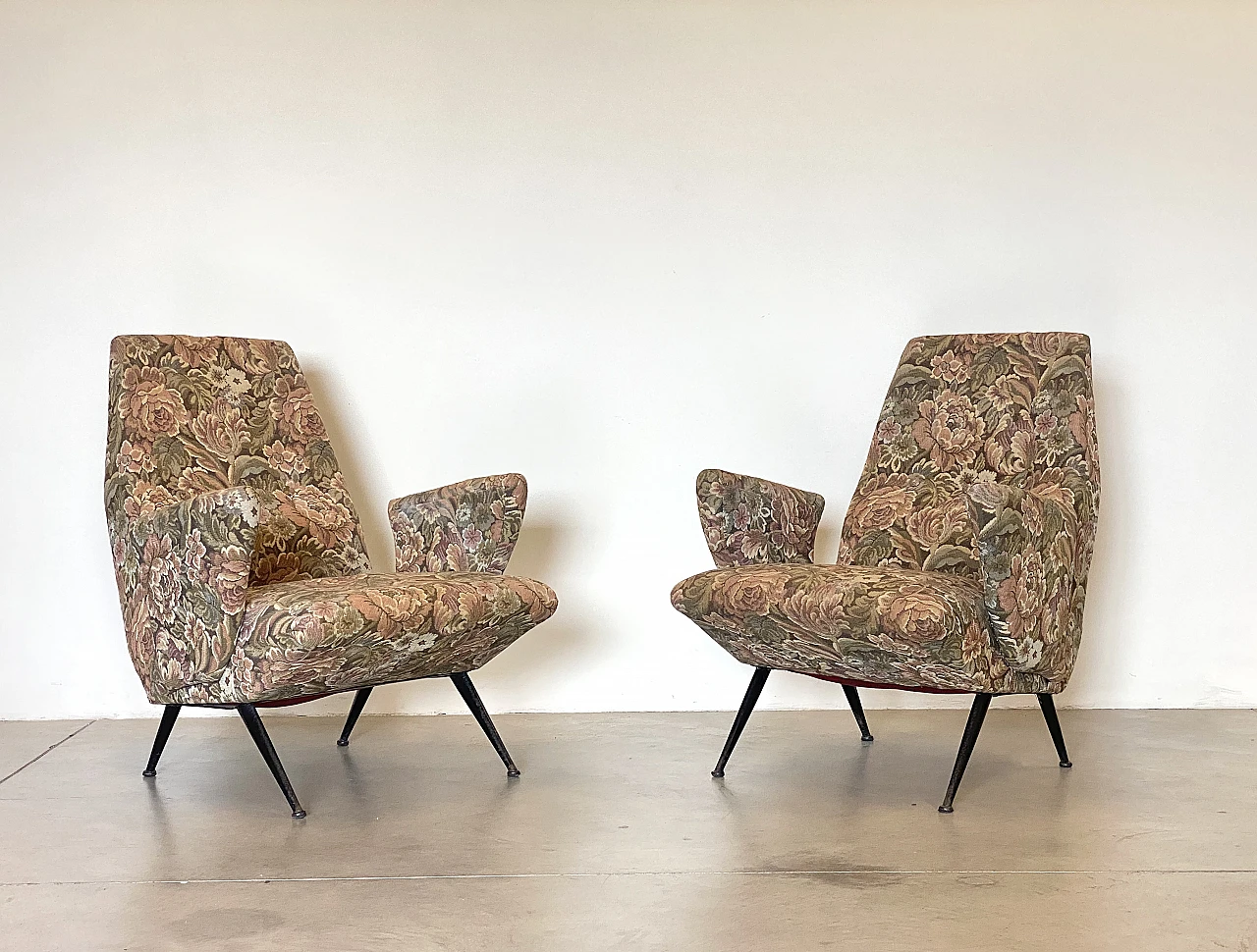 Pair of armchairs and sofa by Nino Zoncada, 1950s 15