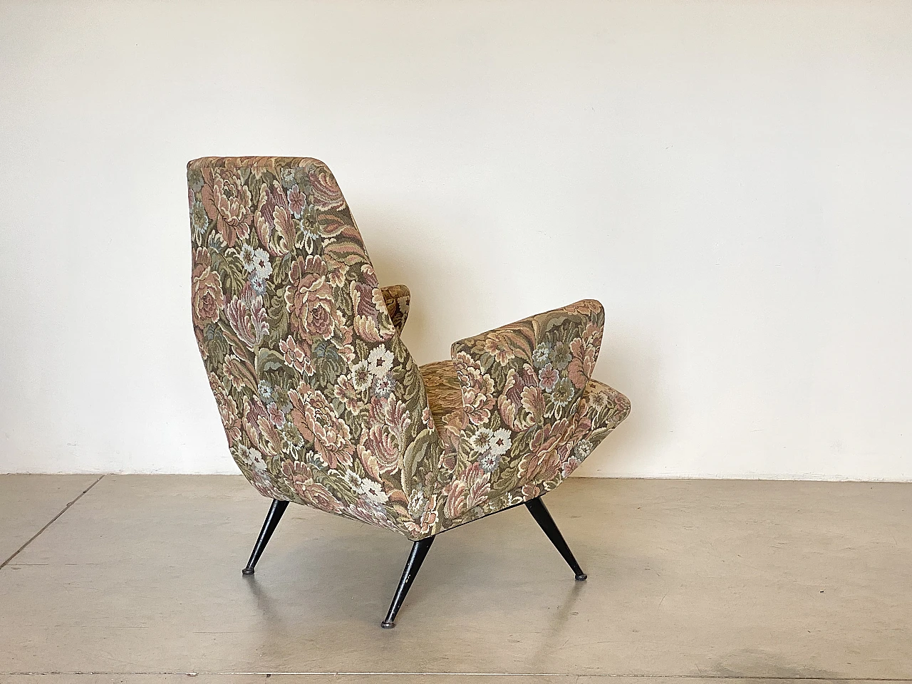 Pair of armchairs and sofa by Nino Zoncada, 1950s 18