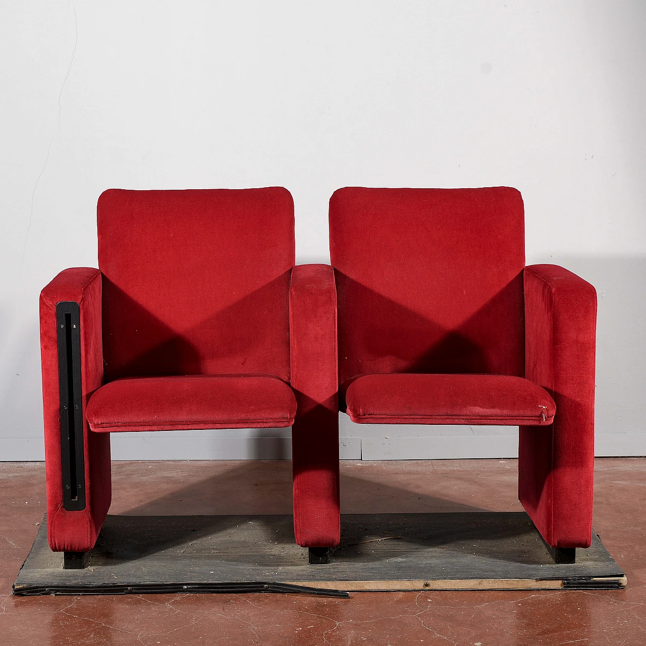 Pair of T85 armchairs by Poltrona Frau, 1990s 2