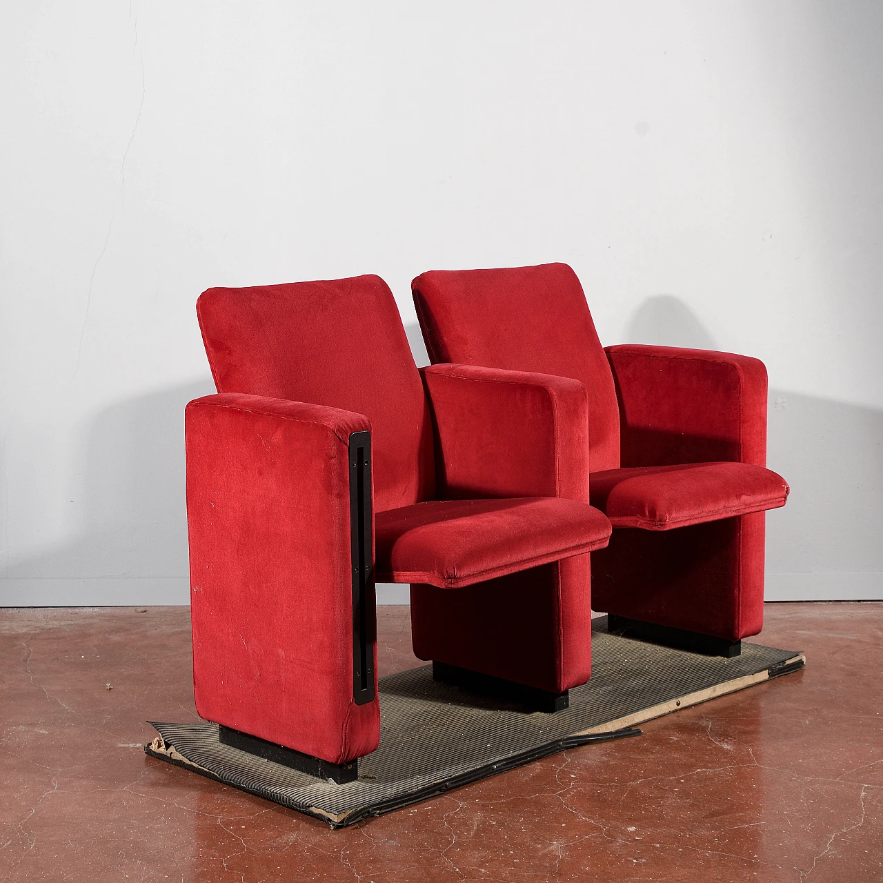 Pair of T85 armchairs by Poltrona Frau, 1990s 3