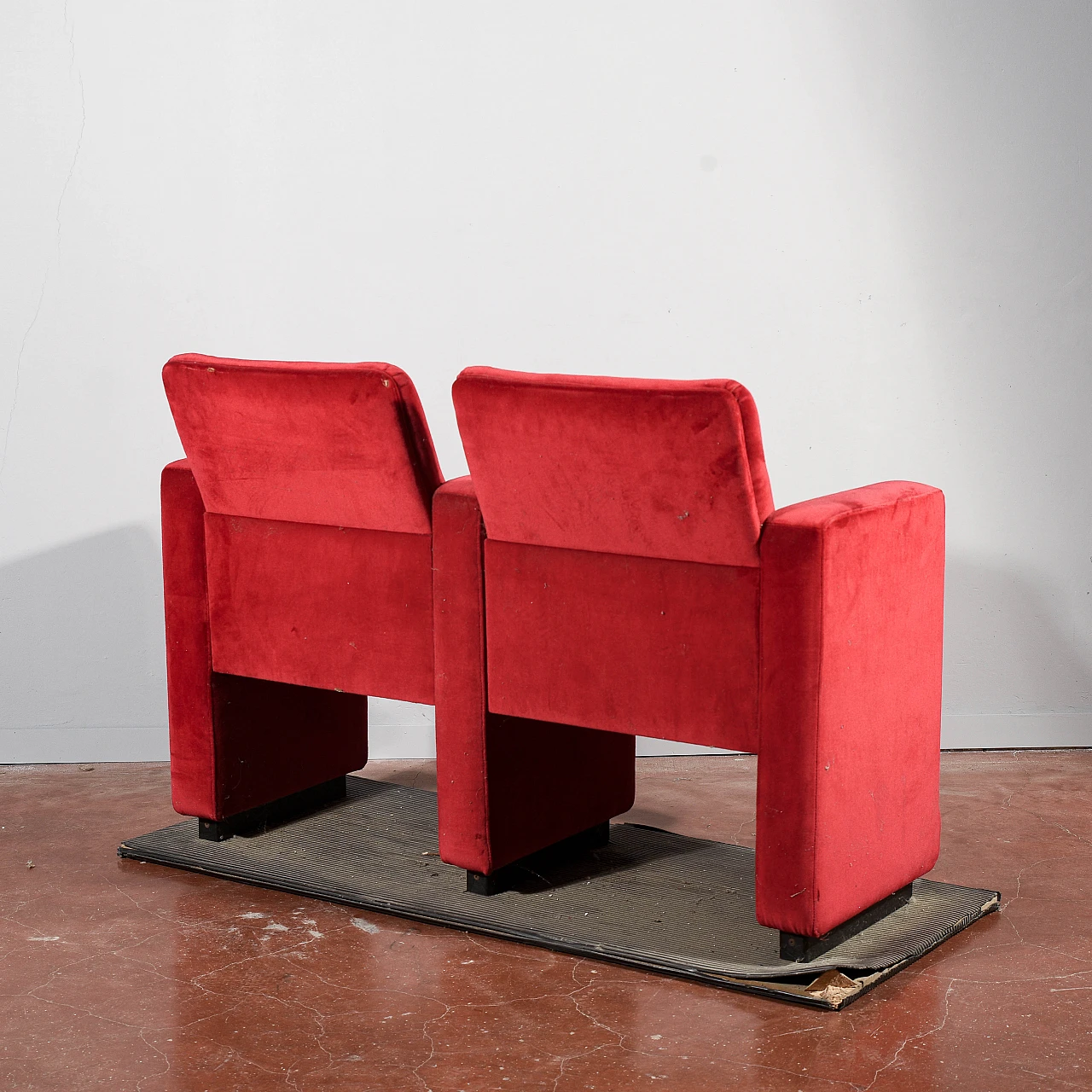 Pair of T85 armchairs by Poltrona Frau, 1990s 5