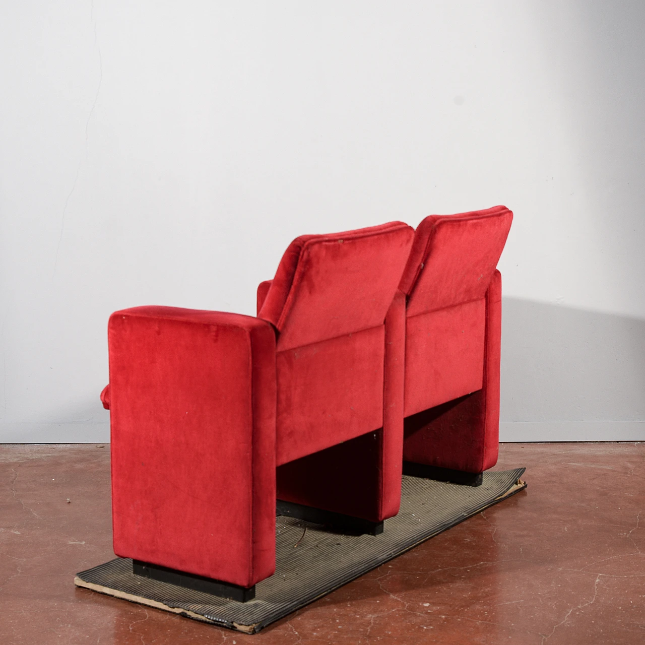 Pair of T85 armchairs by Poltrona Frau, 1990s 6