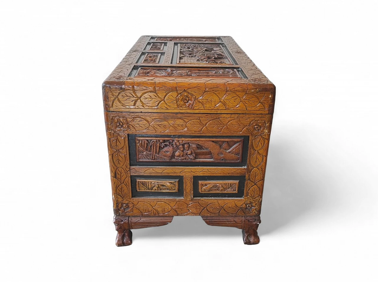 Wooden trunk with Asian figures, 1950s 2