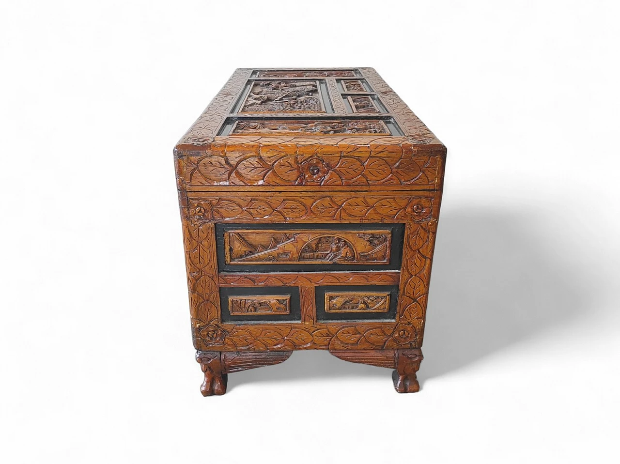 Wooden trunk with Asian figures, 1950s 4