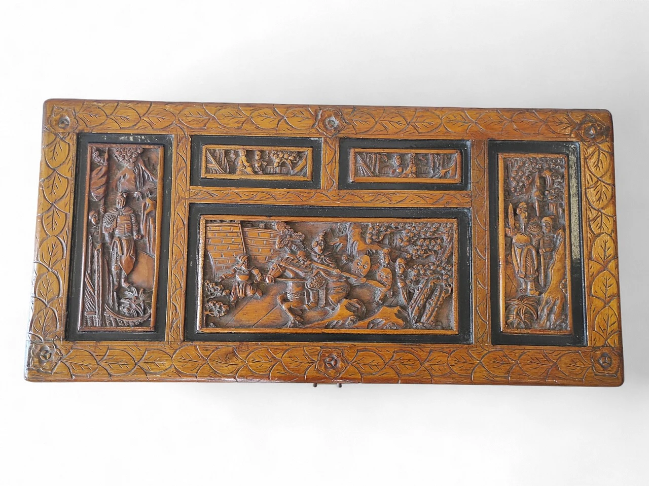 Wooden trunk with Asian figures, 1950s 5