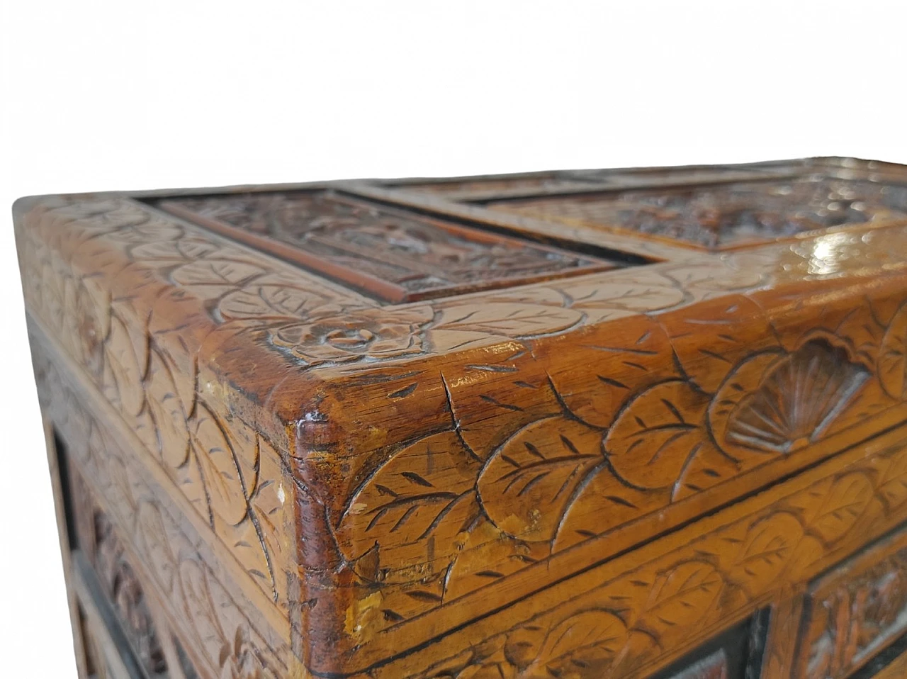 Wooden trunk with Asian figures, 1950s 8