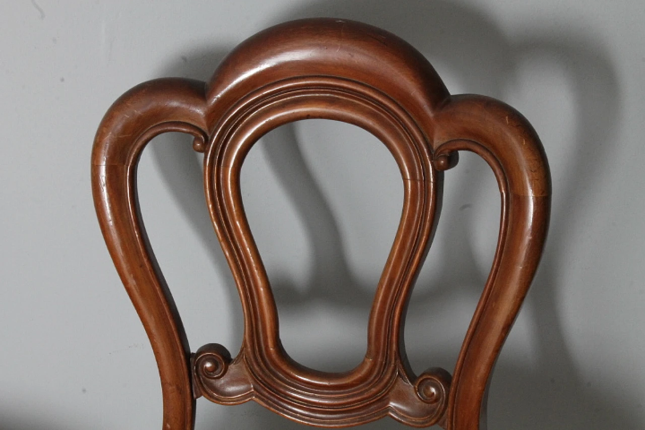 4 Louis Philippe walnut chairs, mid-19th century 3