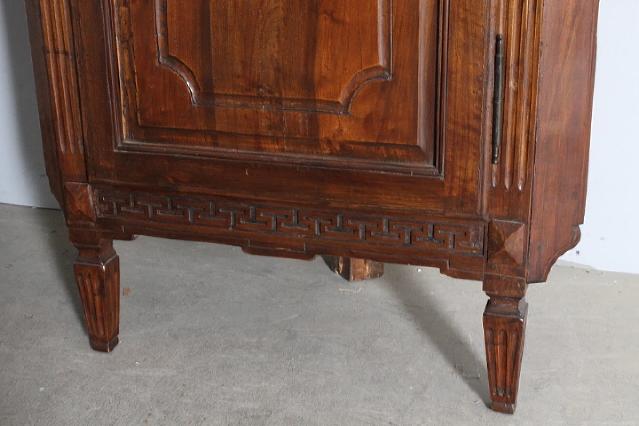 Cantonal walnut corner cabinet, late 19th century 8