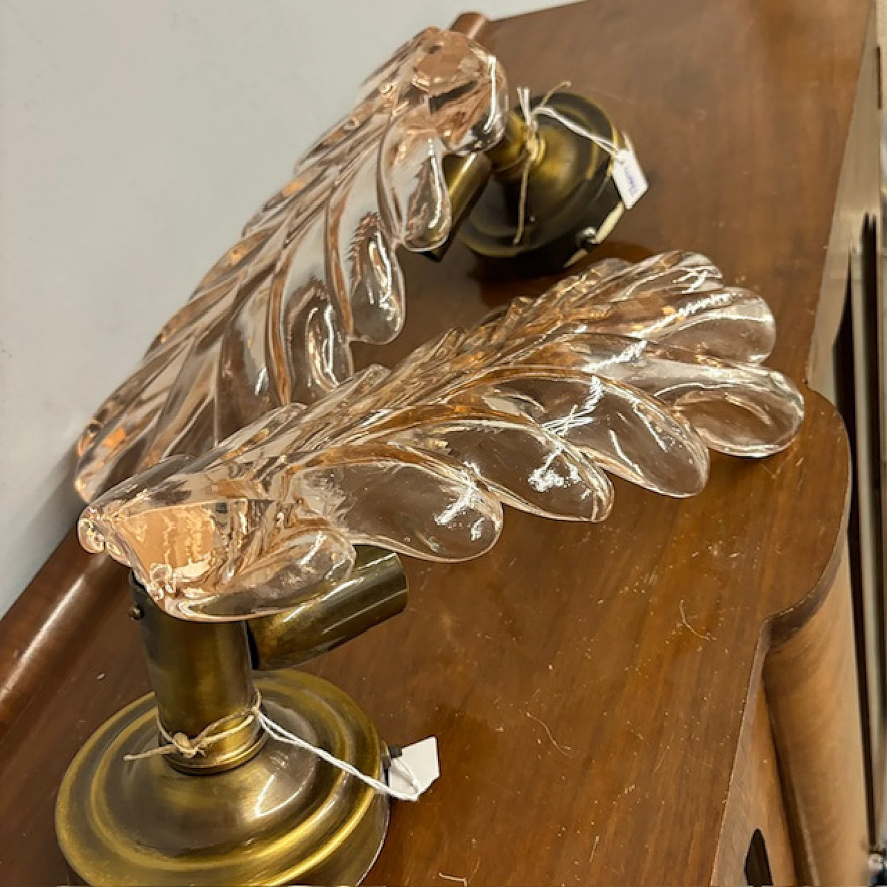 Pair of leaf-shaped Murano glass wall sconces, 1970s 11