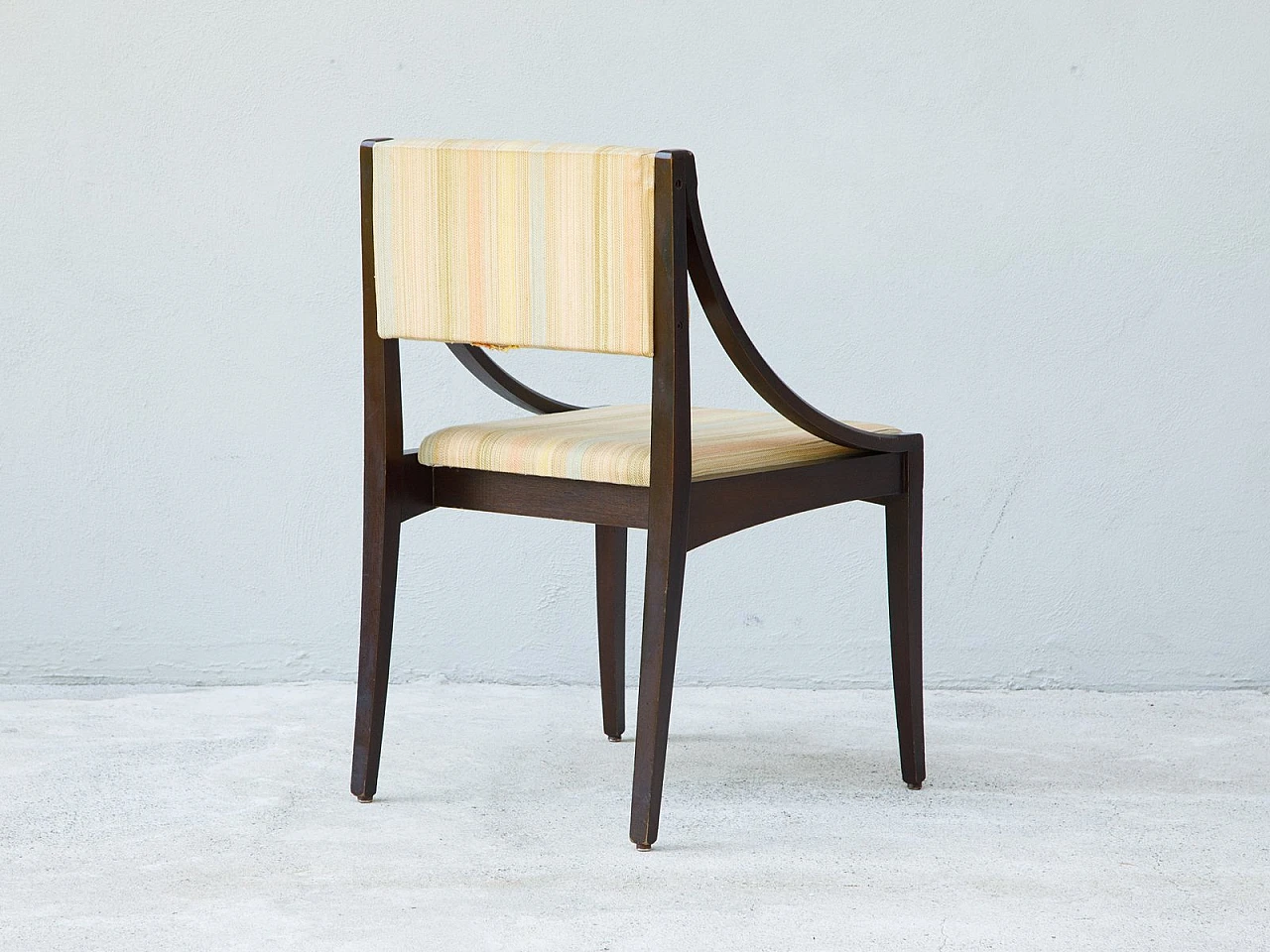 4 Chairs in wood and fabric, 1960s 5