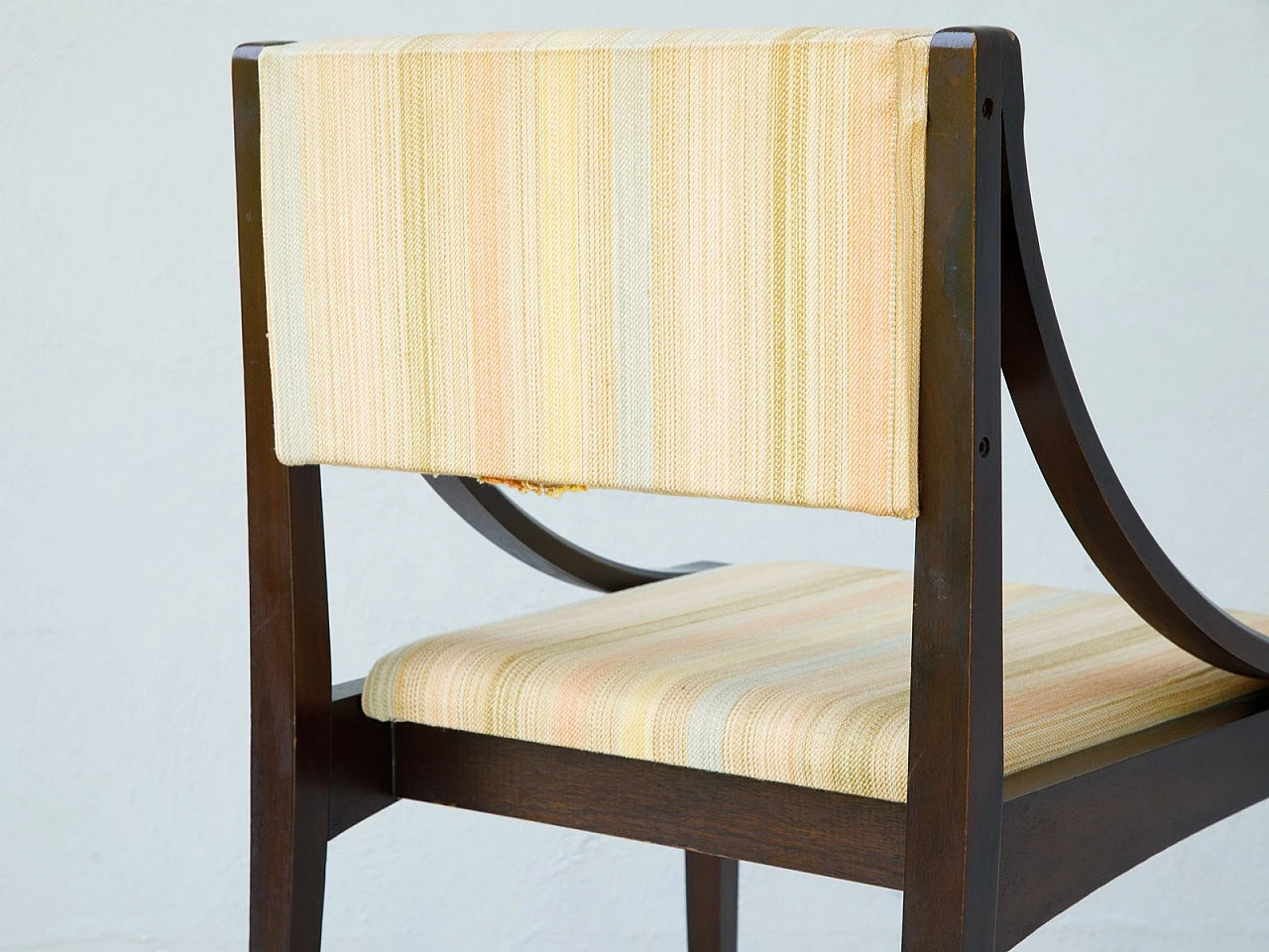 4 Chairs in wood and fabric, 1960s 6