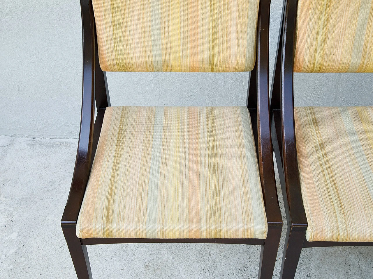 4 Chairs in wood and fabric, 1960s 7