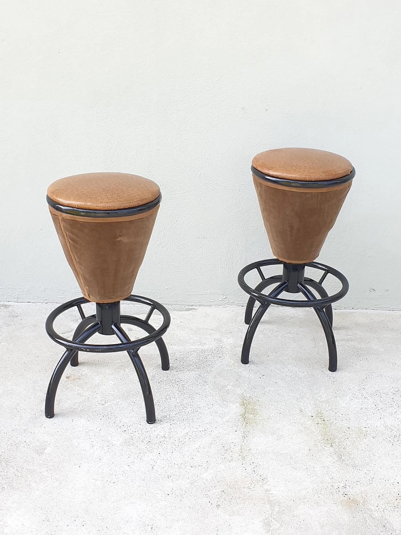 Pair of stools, 1970s 2