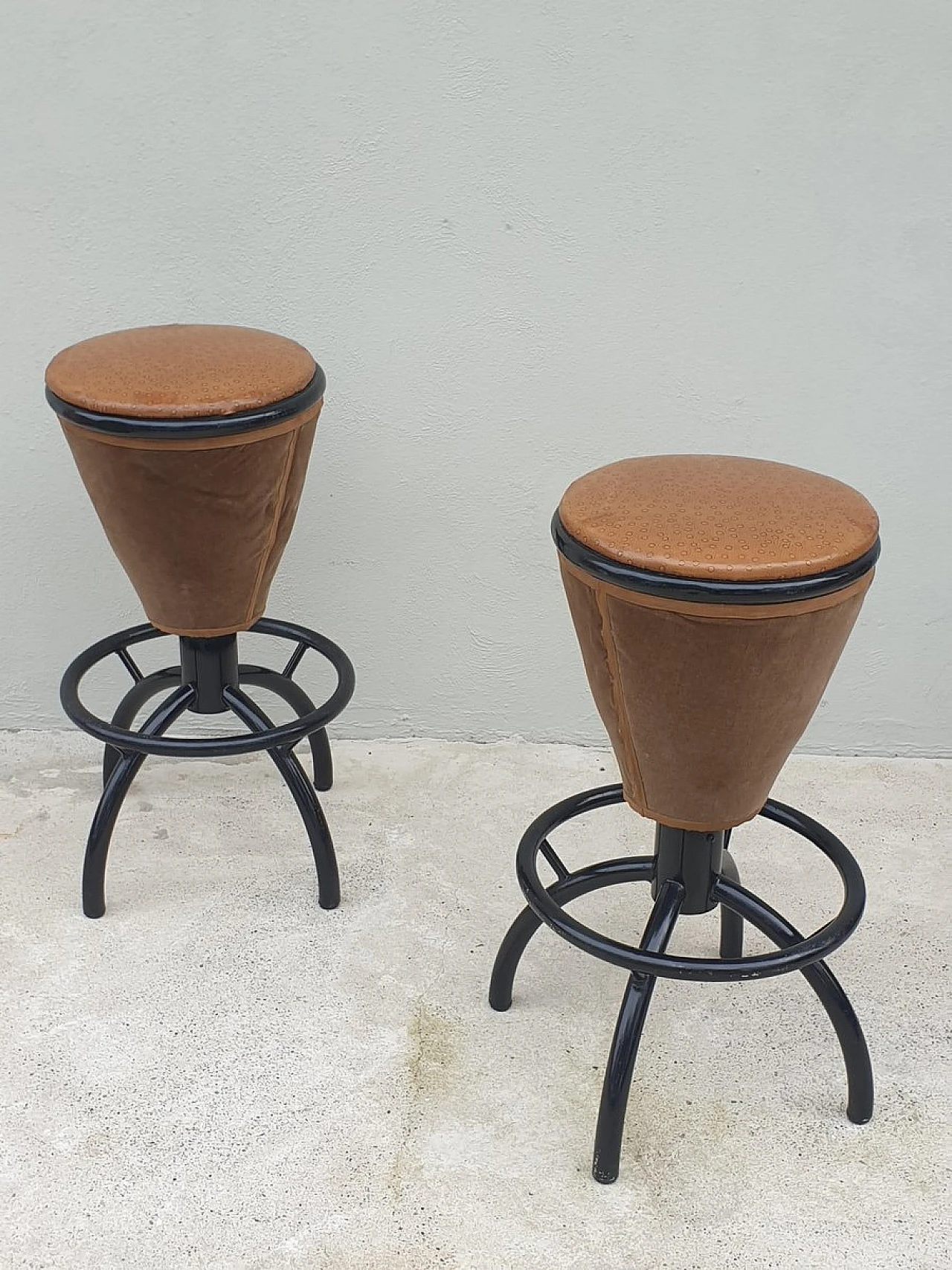 Pair of stools, 1970s 3