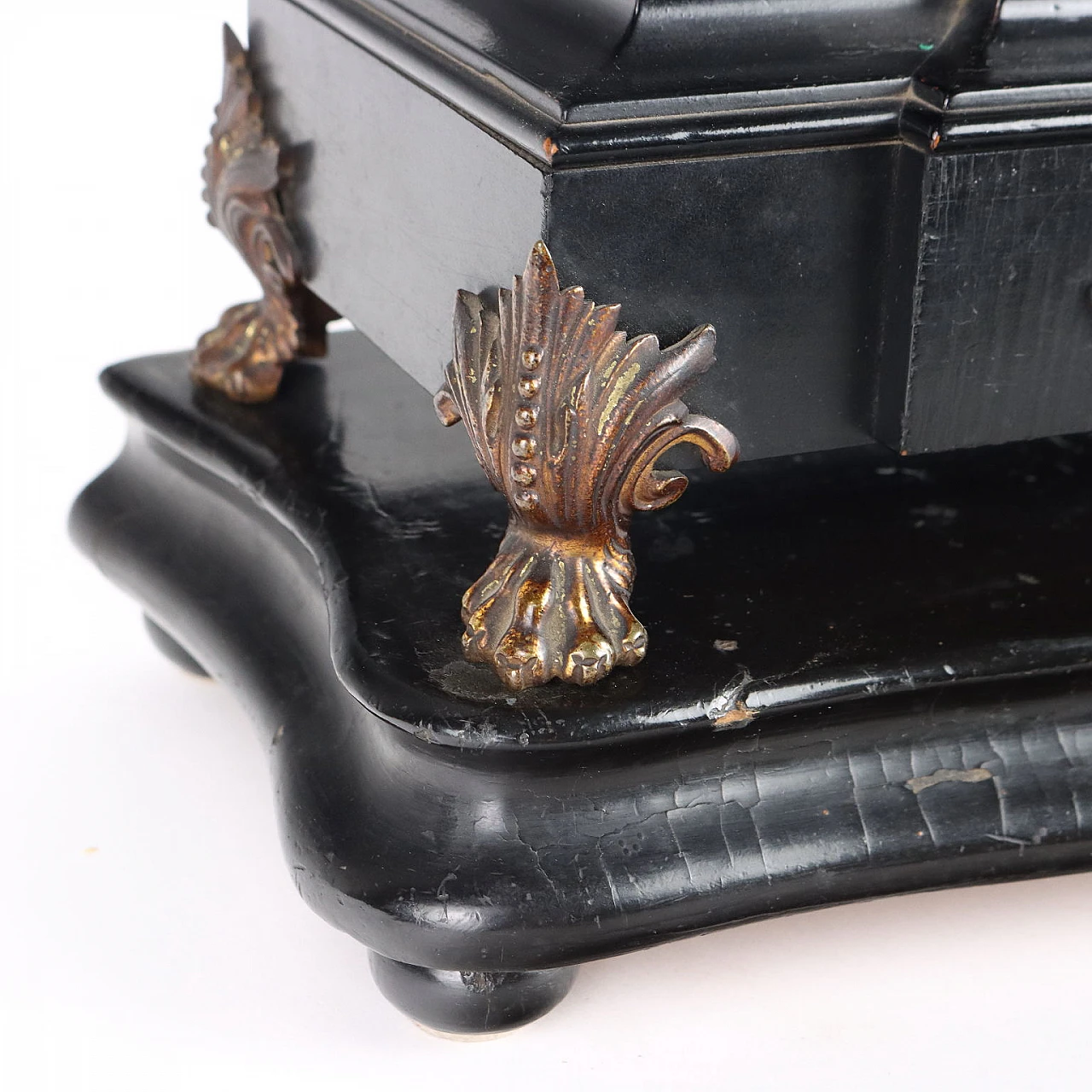 Wooden countertop clock with bronze applications, 19th century 8