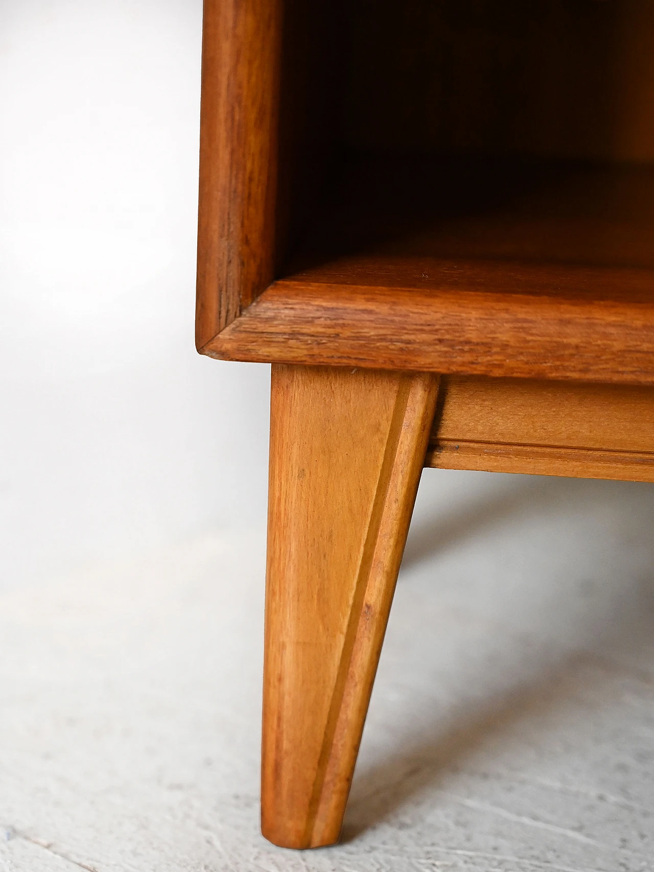 Oak wood bookcase with three shelves, 1960s 7