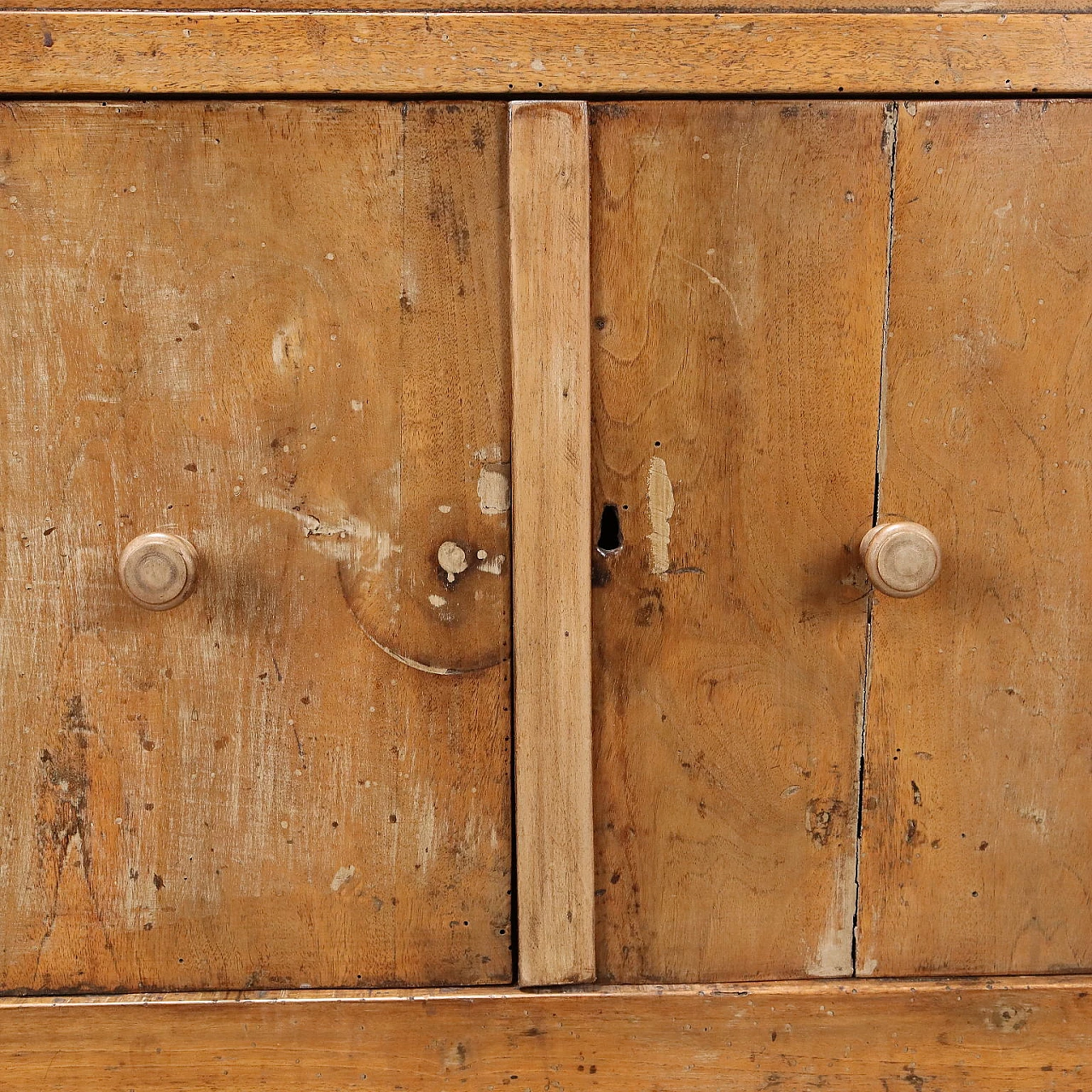 Credenza in noce con gambe tronco piramidali e piano apribile, '800 6