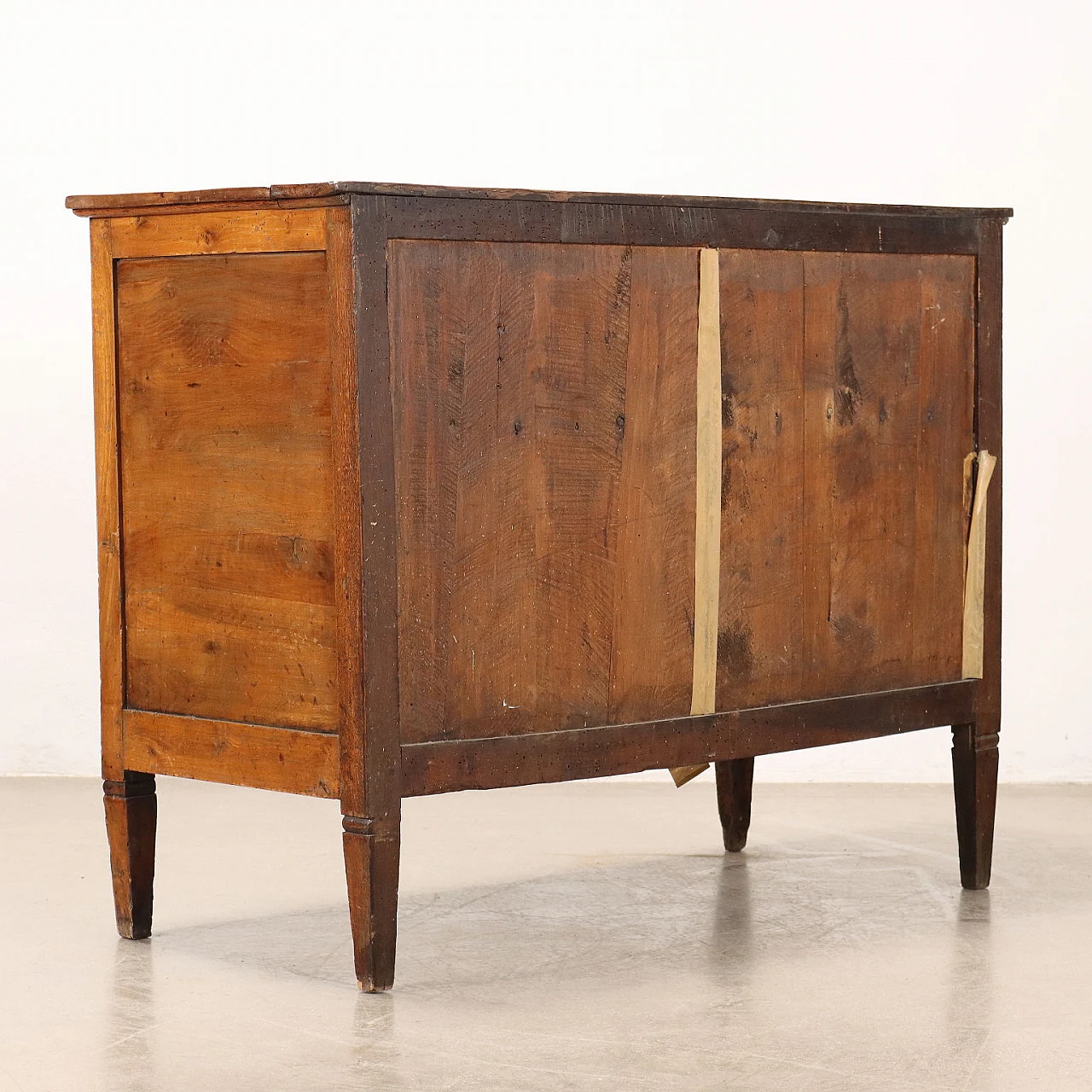 Credenza in noce con gambe tronco piramidali e piano apribile, '800 9