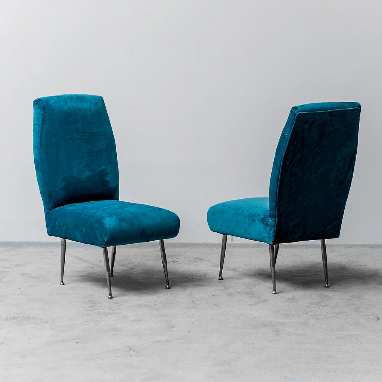 Pair of blue velvet armchairs by Radice for Minotti, 1950s 1