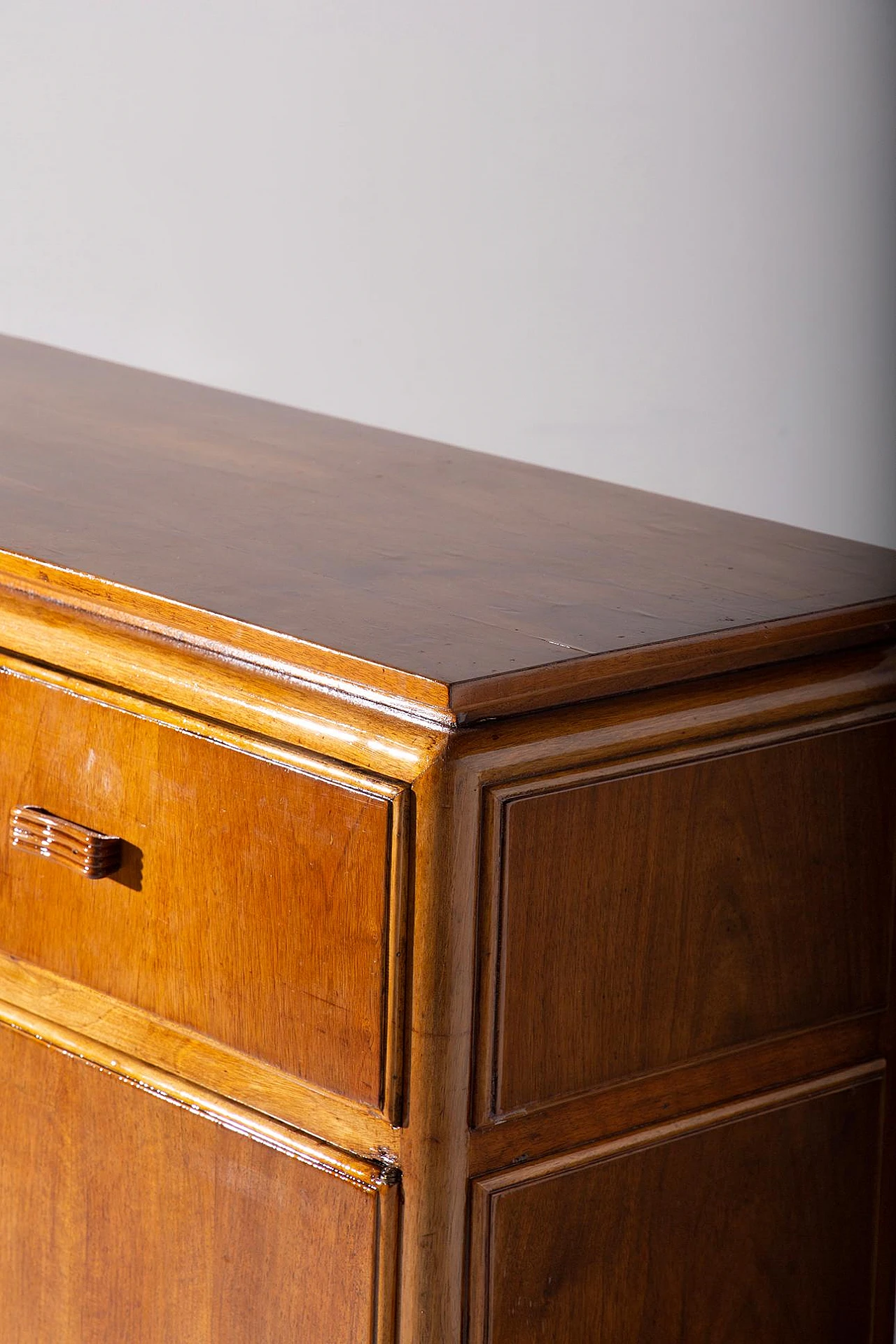 Credenza in legno con maniglie intagliate di P. Buffa, anni '50 4