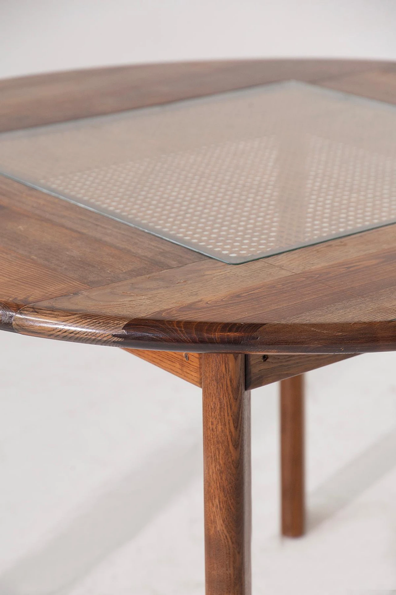 Round dining table in wood, Vienna straw & glass, 1960s 6