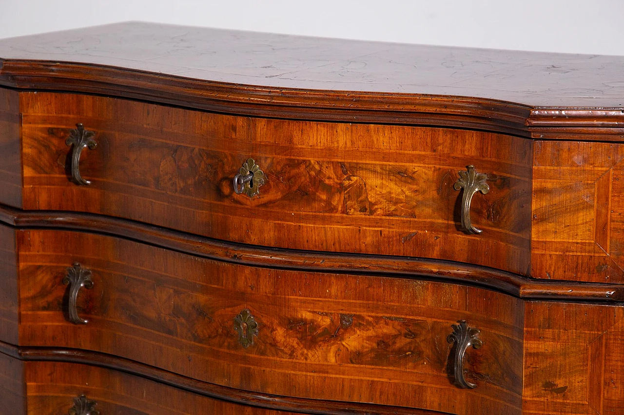 Burl wood finish dresser with 4 drawers, 18th century 9