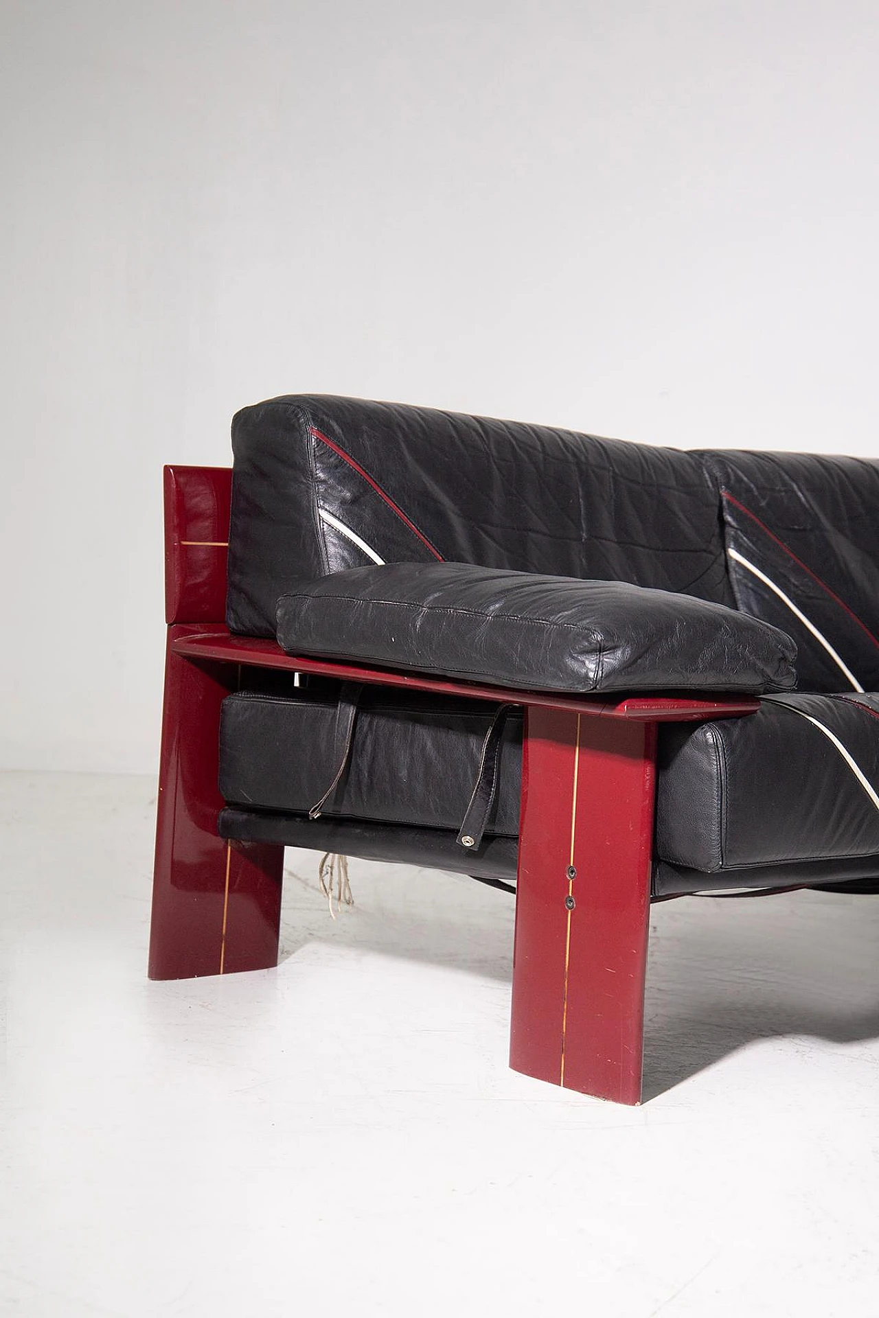 Red laquered wood & black leather sofa by Sormani, 1970s 3