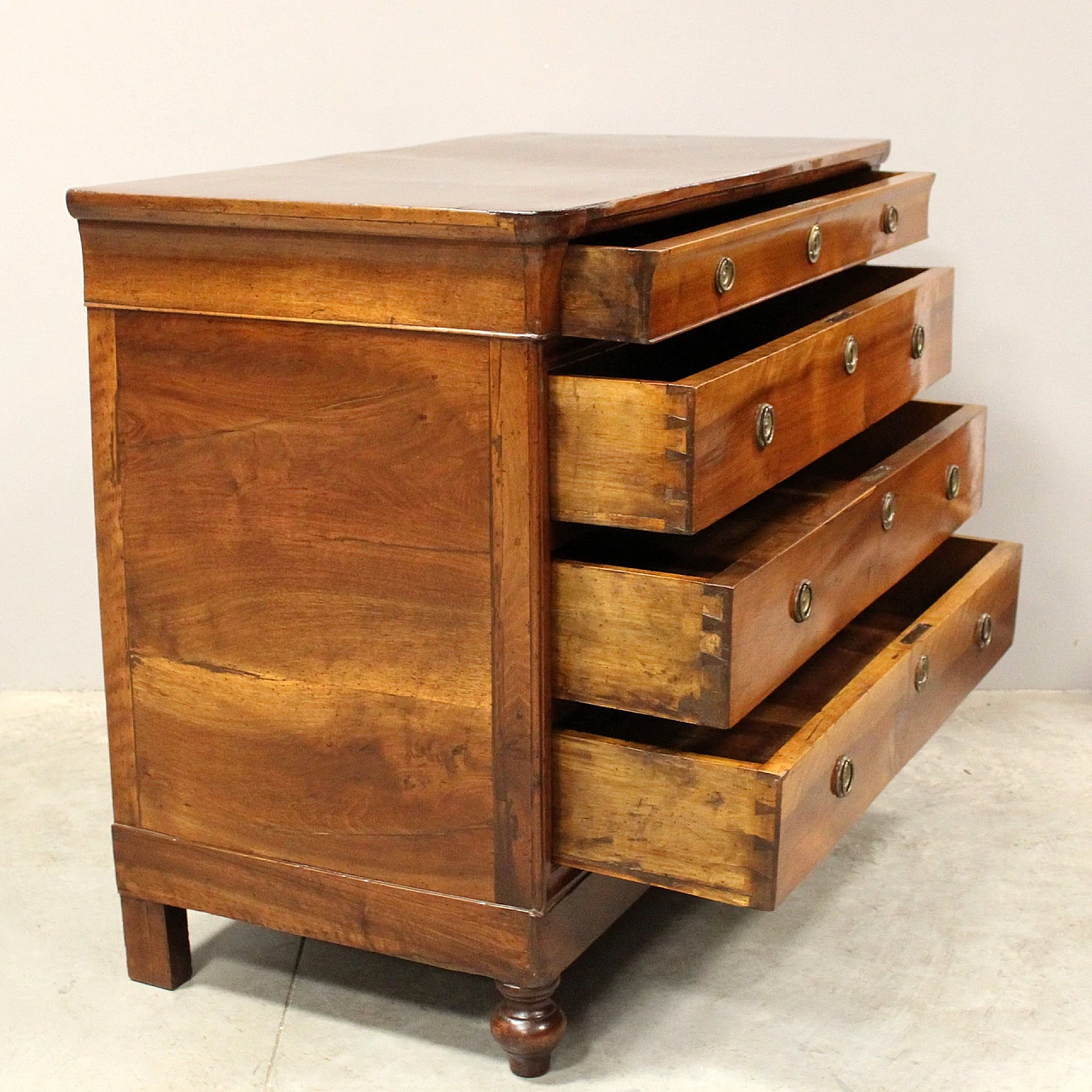 Louis Philippe 4-drawers dresser in walnut, 19th century 5