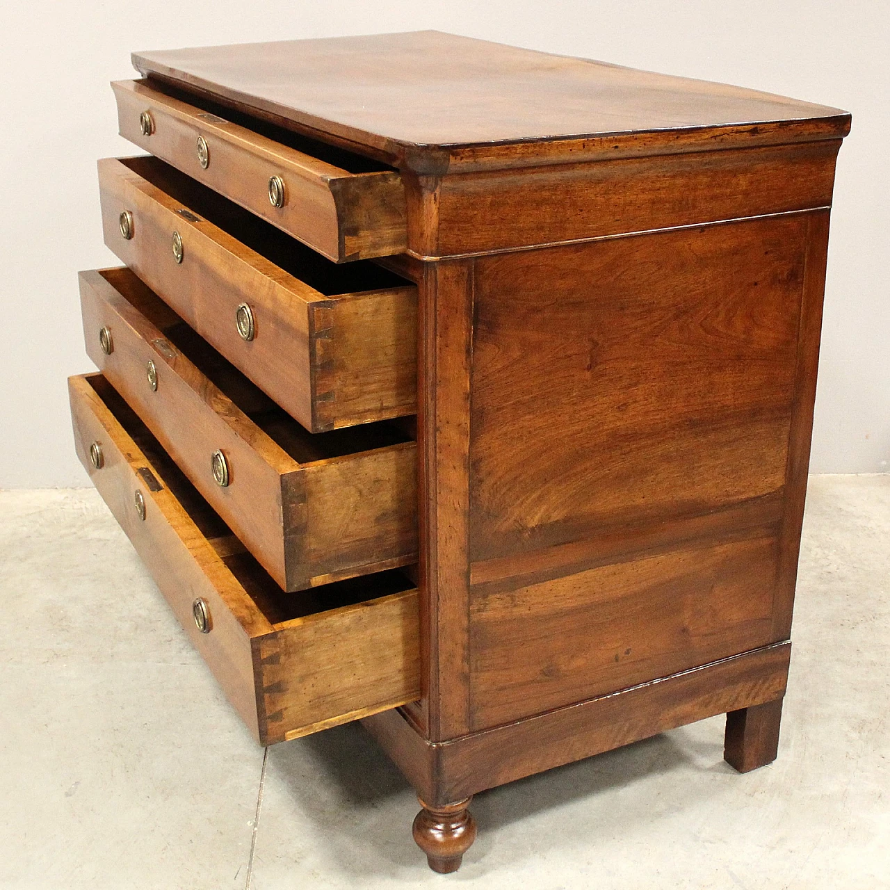 Louis Philippe 4-drawers dresser in walnut, 19th century 8