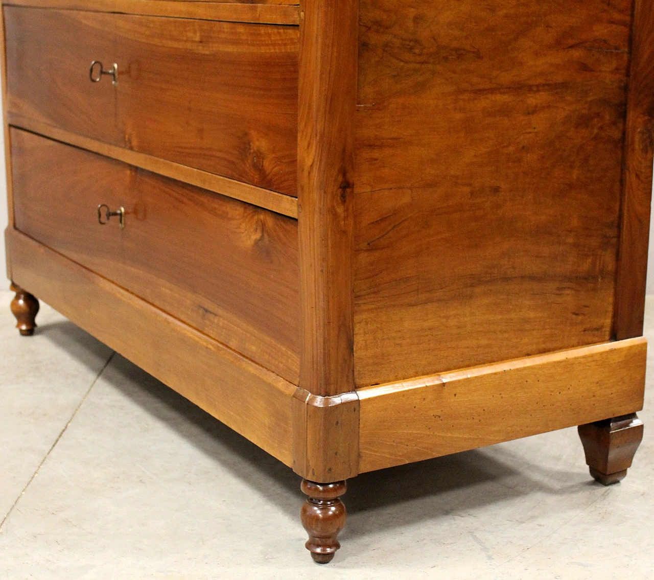 Louis Philippe chest of drawers in walnut, 19th century 3