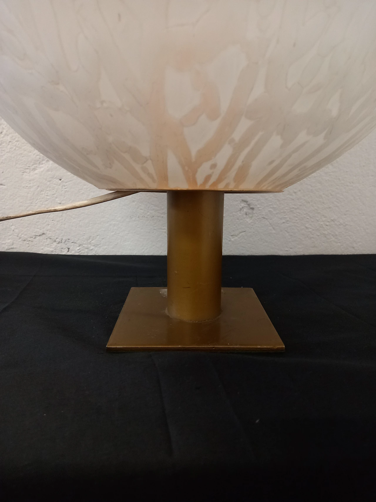 Decorated glass and brass table lamp, 1960s 3