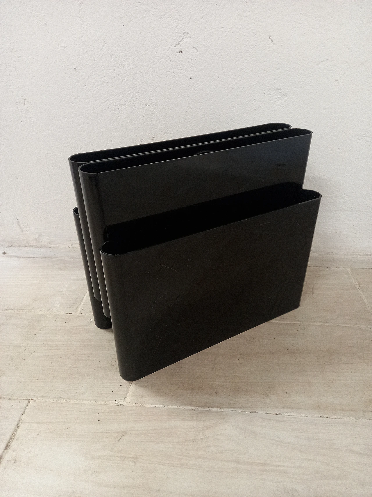 Magazine rack 4676 in black abs by G. Stoppino for Kartell, 1970s 3