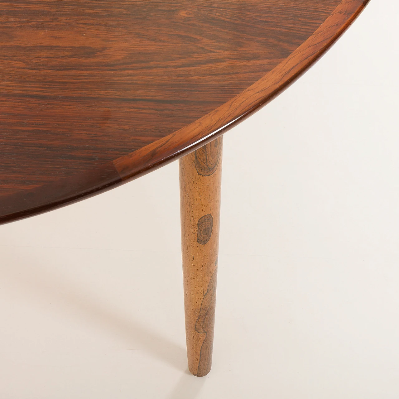 Danish extendable round dining table in rosewood, 1960s 6