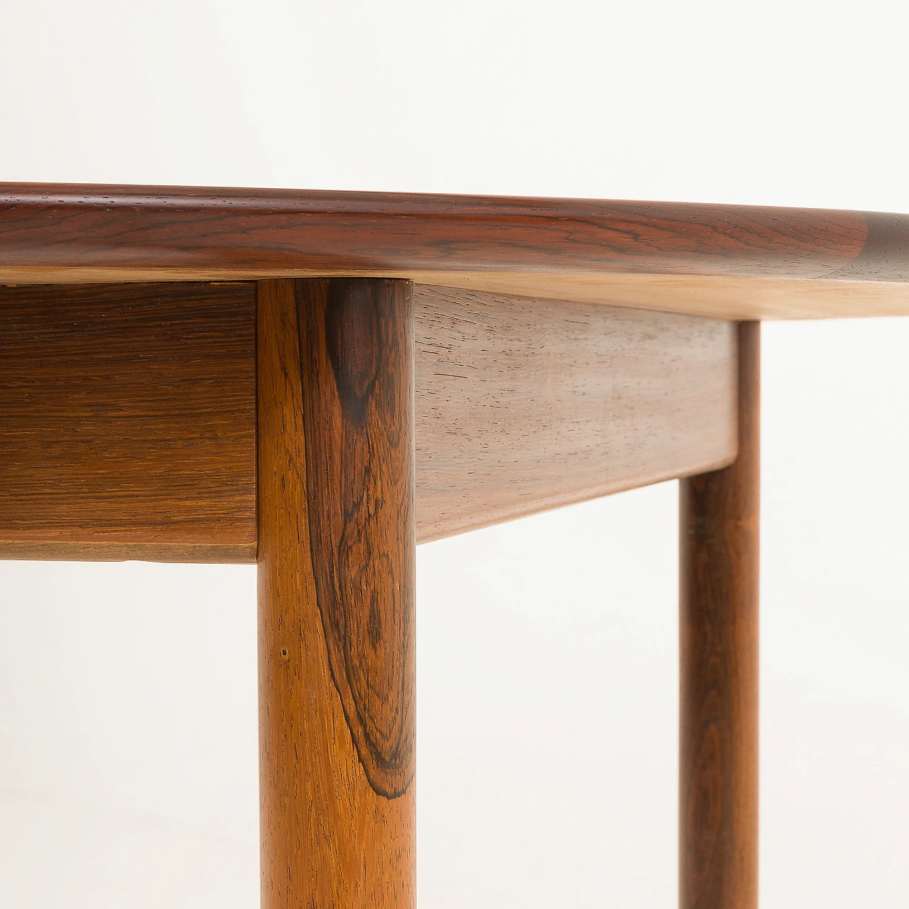 Danish extendable round dining table in rosewood, 1960s 12