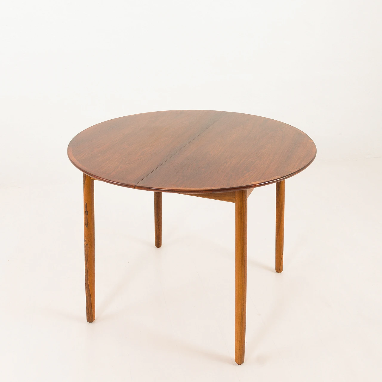 Danish extendable round dining table in rosewood, 1960s 14