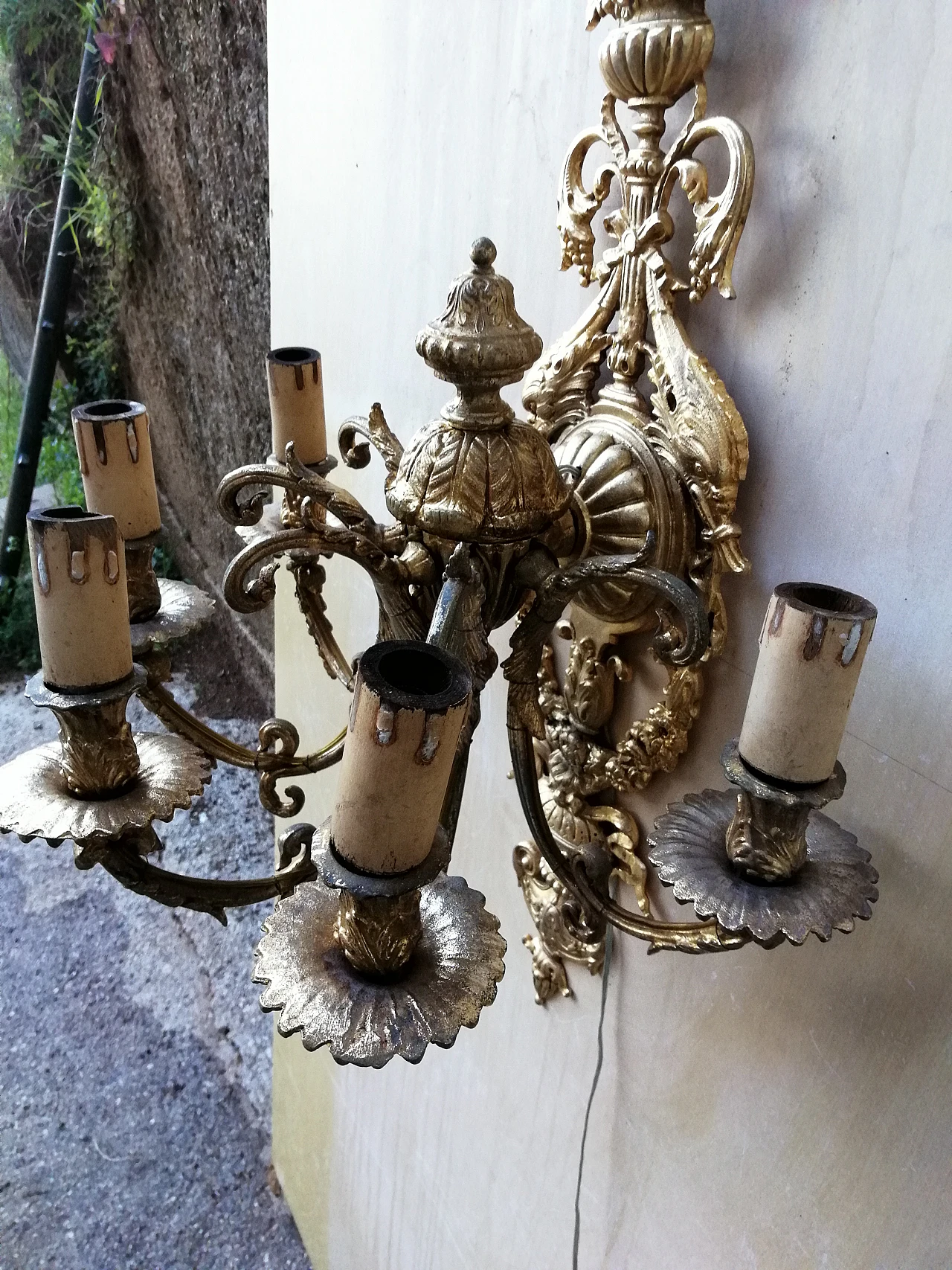 Gilded brass wall light, 1960s 7