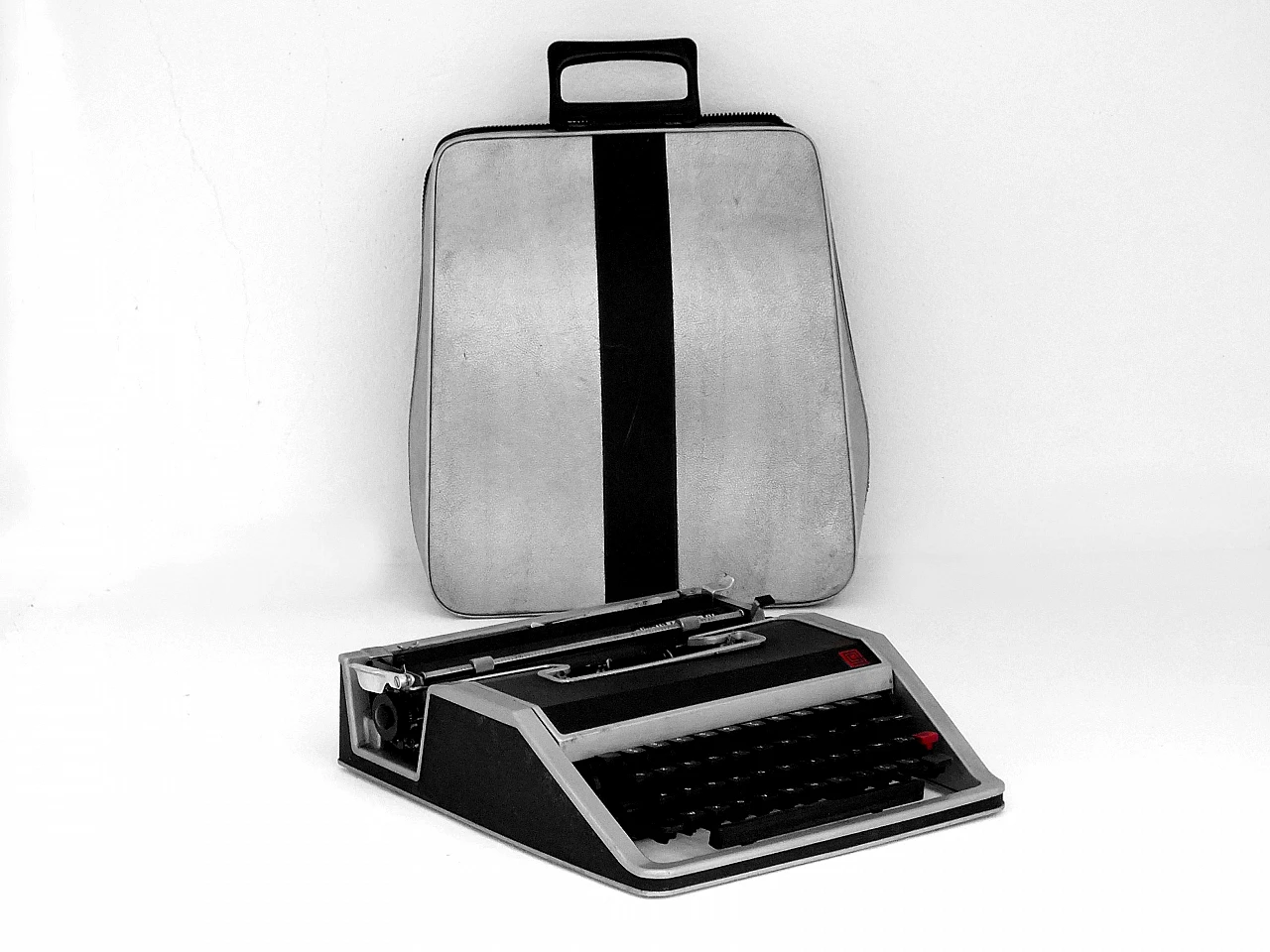 Lettera DL typewriter by Ettore Sottsass for Olivetti, 1970s 8