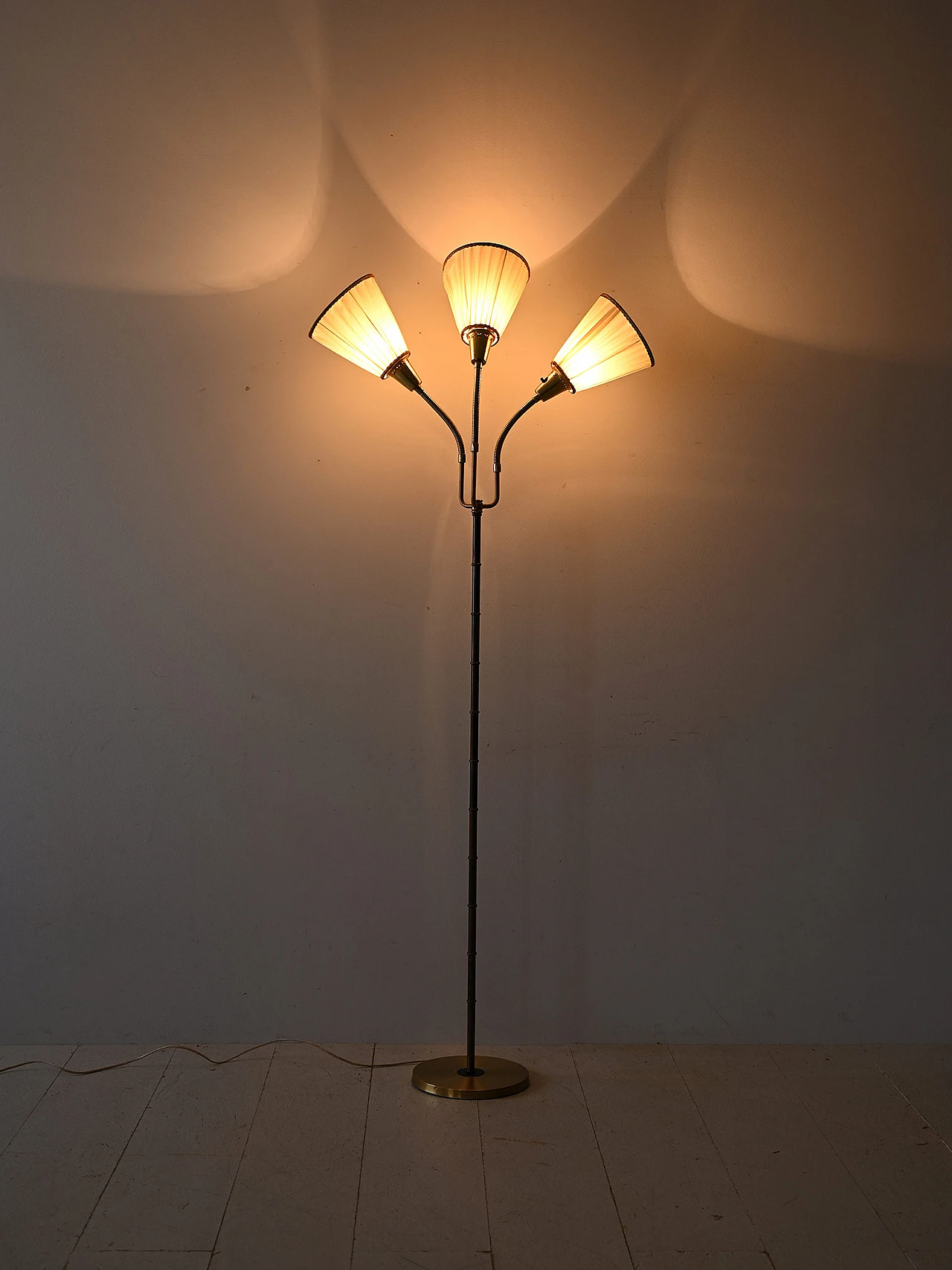 Gilded metal floor lamp with three light points, 1960s 1