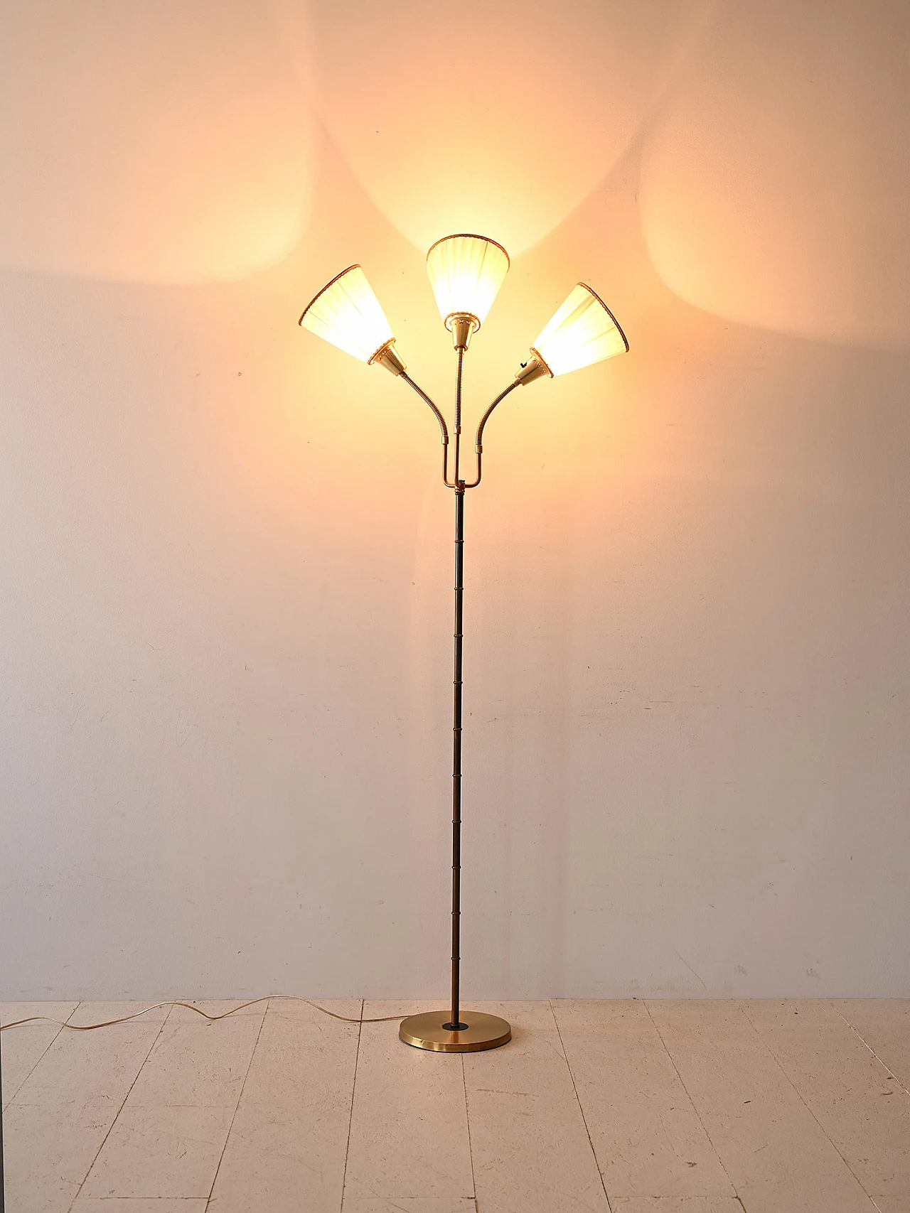 Gilded metal floor lamp with three light points, 1960s 2