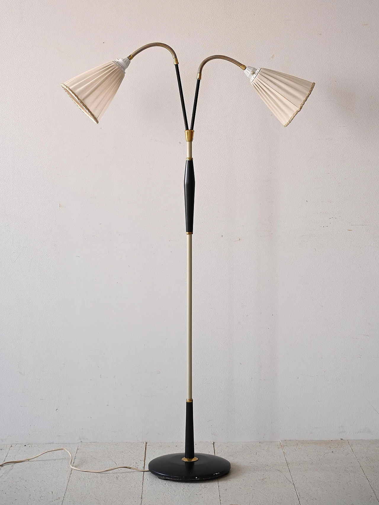 Scandinavian lamp with two light points 12