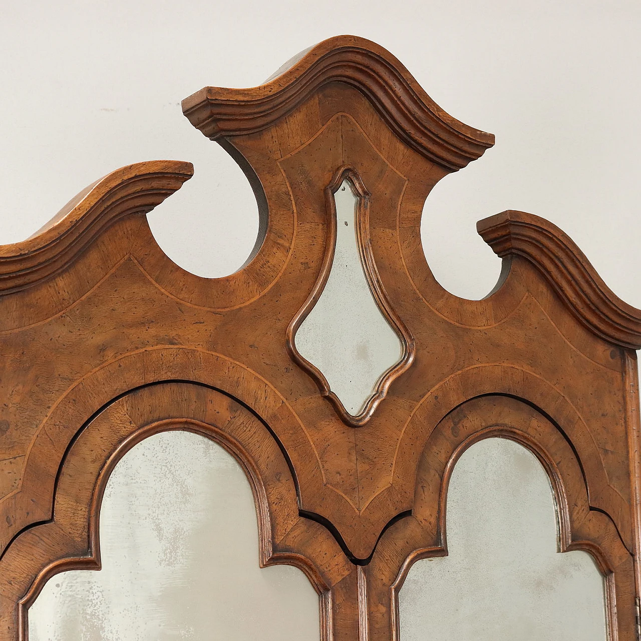 Baroque-style trumeau veneered in walnut and walnut root 5