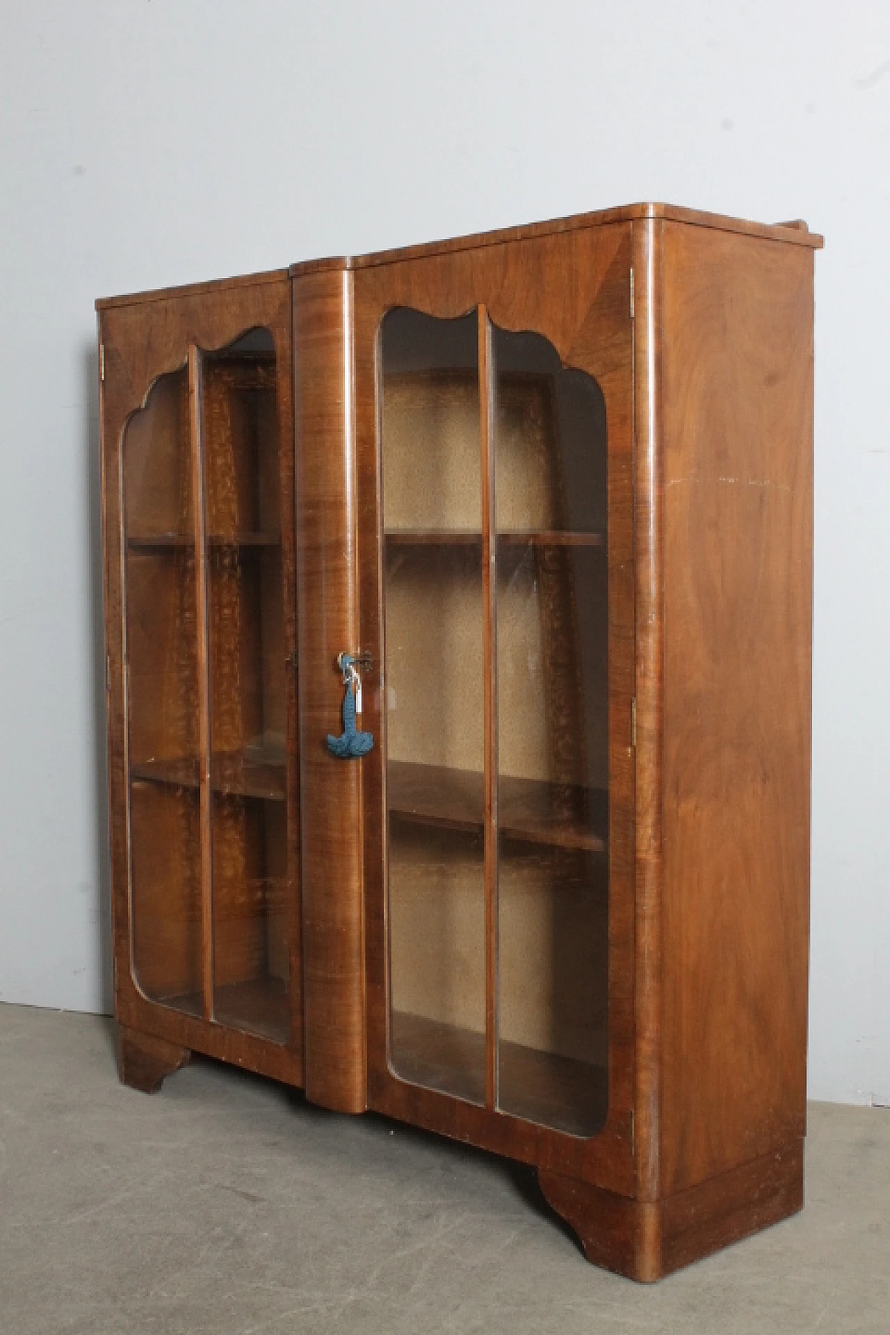 Art Deco walnut display, 1940s 1