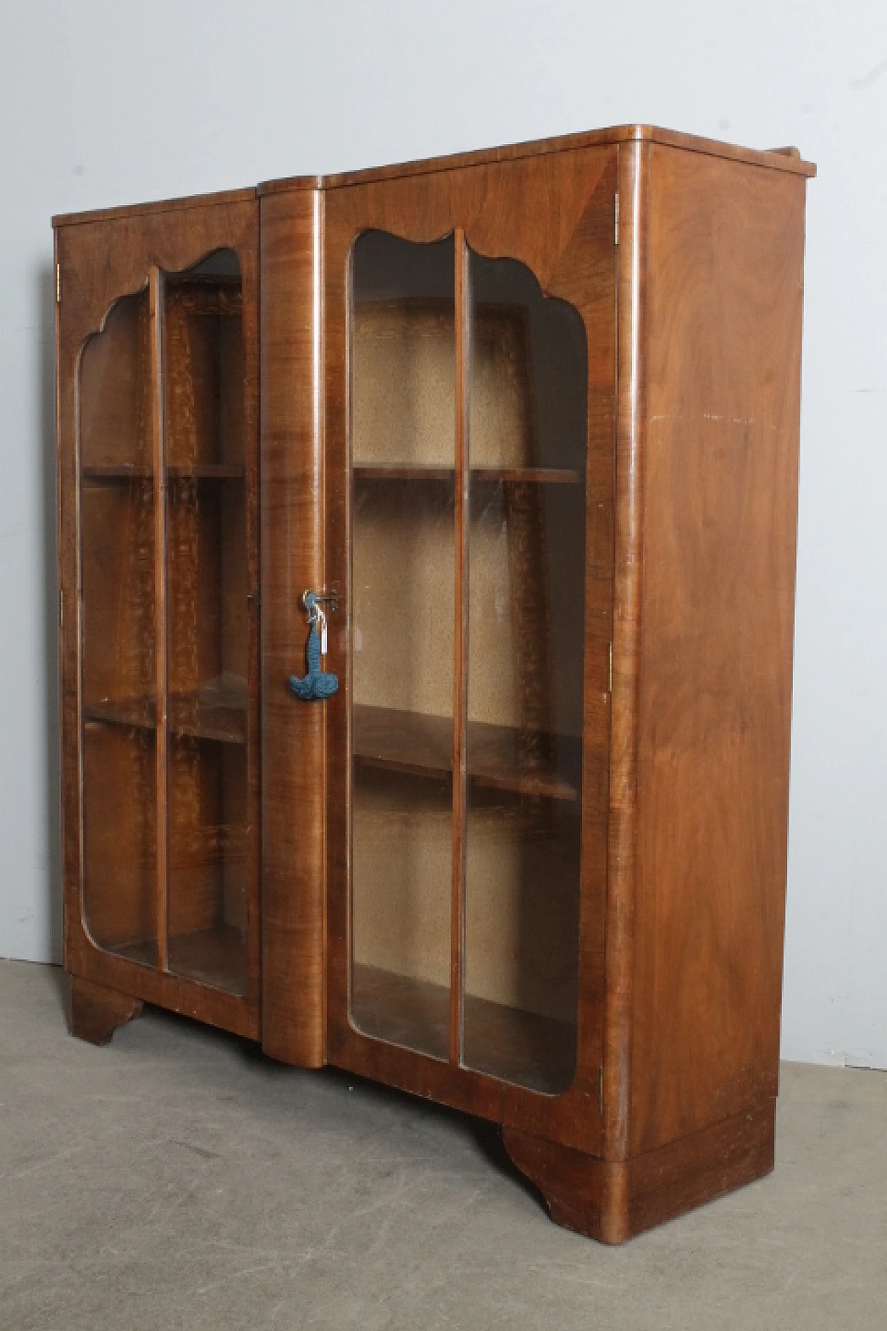 Art Deco walnut display, 1940s 7