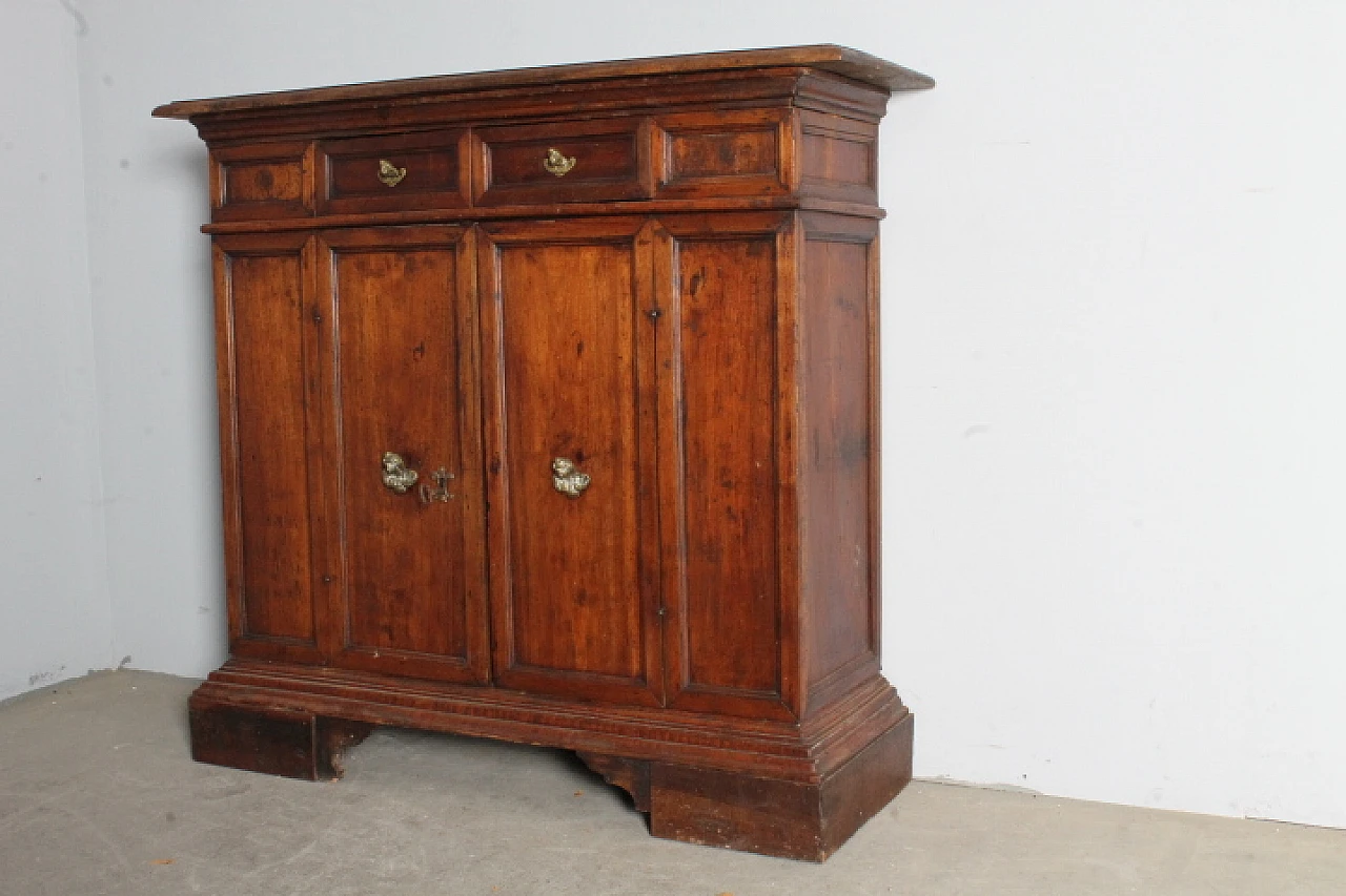 Walnut sideboard, 17th century 1